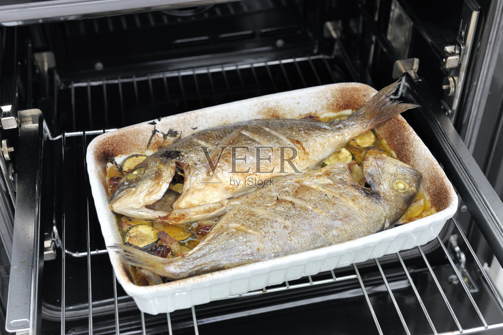 烤鱼照片摄影图片