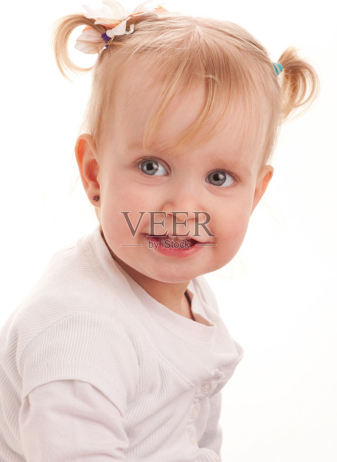 微笑的孩子照片摄影图片