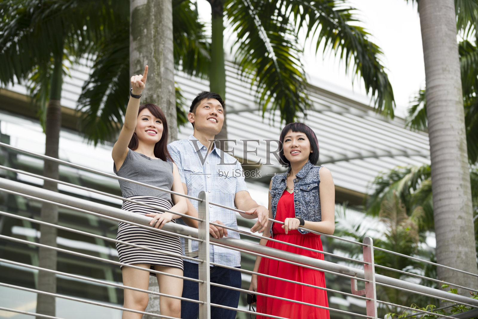 快乐的朋友照片摄影图片