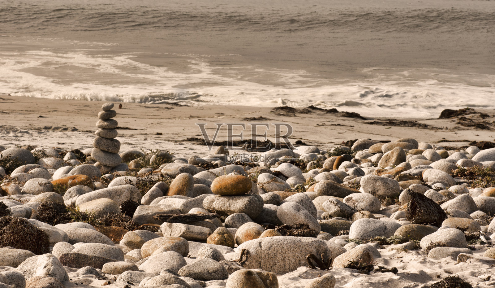 海上的岩石照片摄影图片