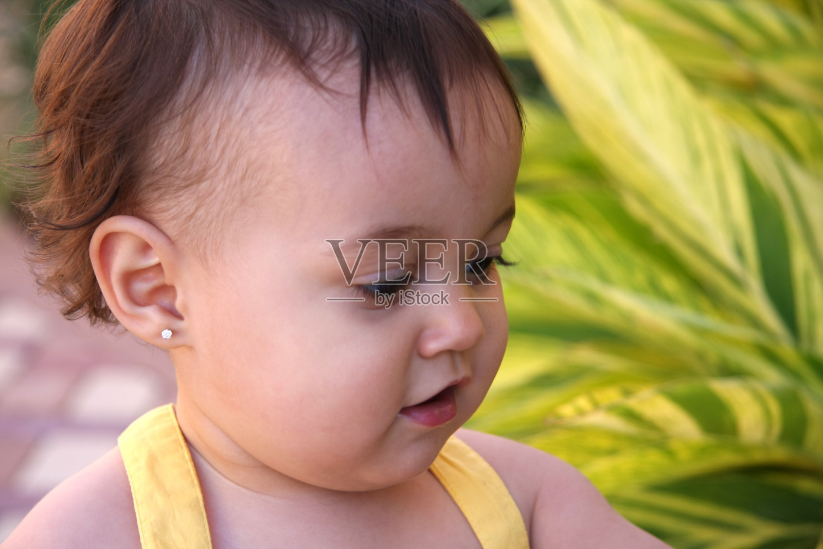 小女孩的形象照片摄影图片