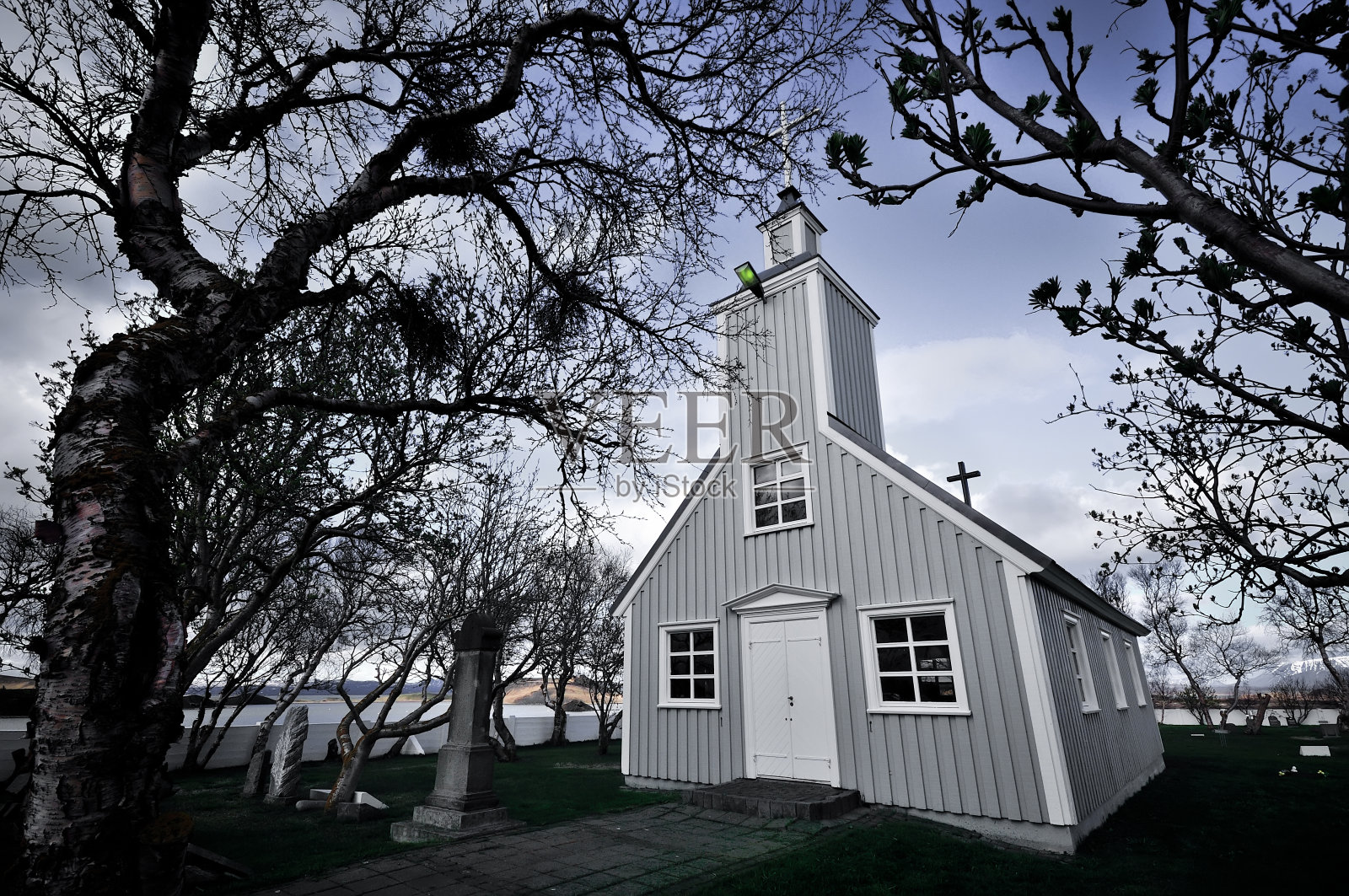 小教堂的女巫照片摄影图片