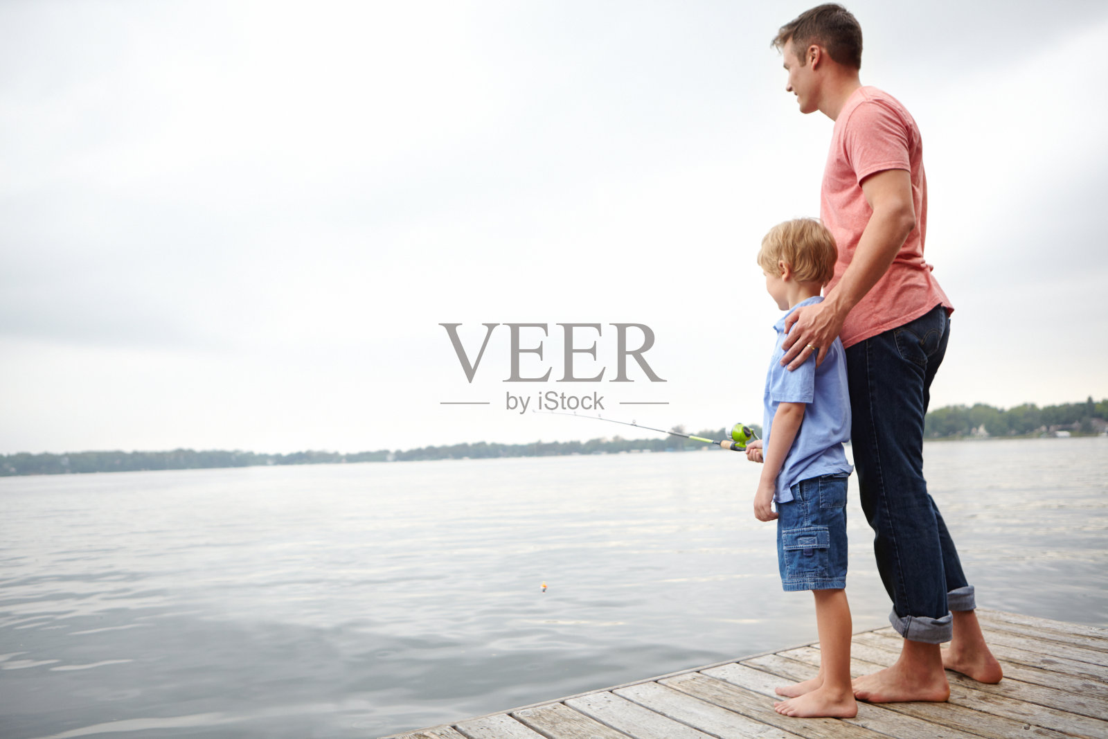 父亲和儿子照片摄影图片