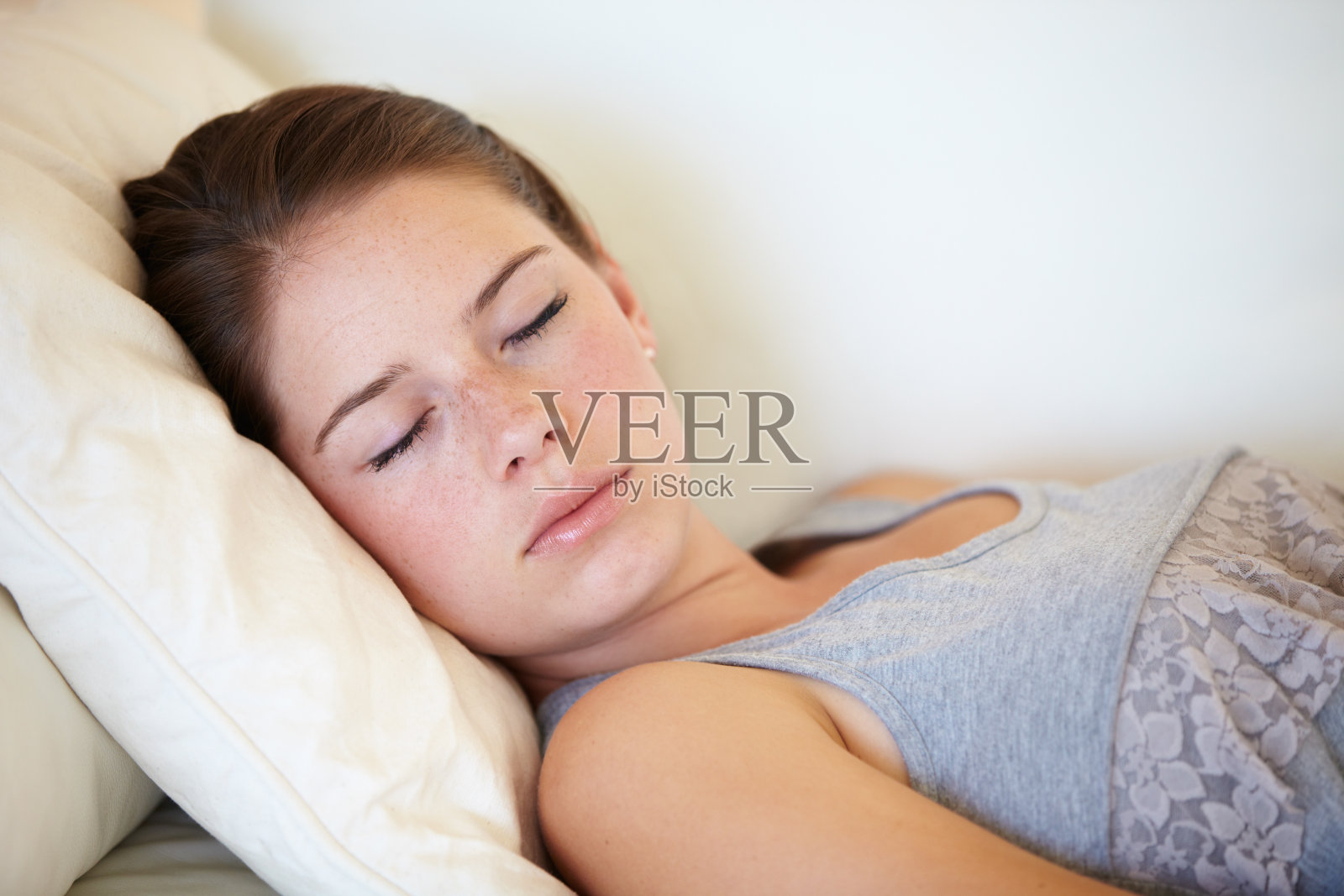 午睡时间照片摄影图片