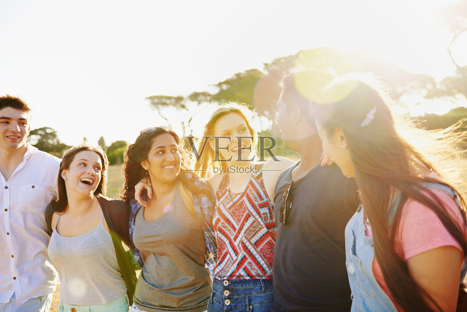 一起度过美好时光照片摄影图片