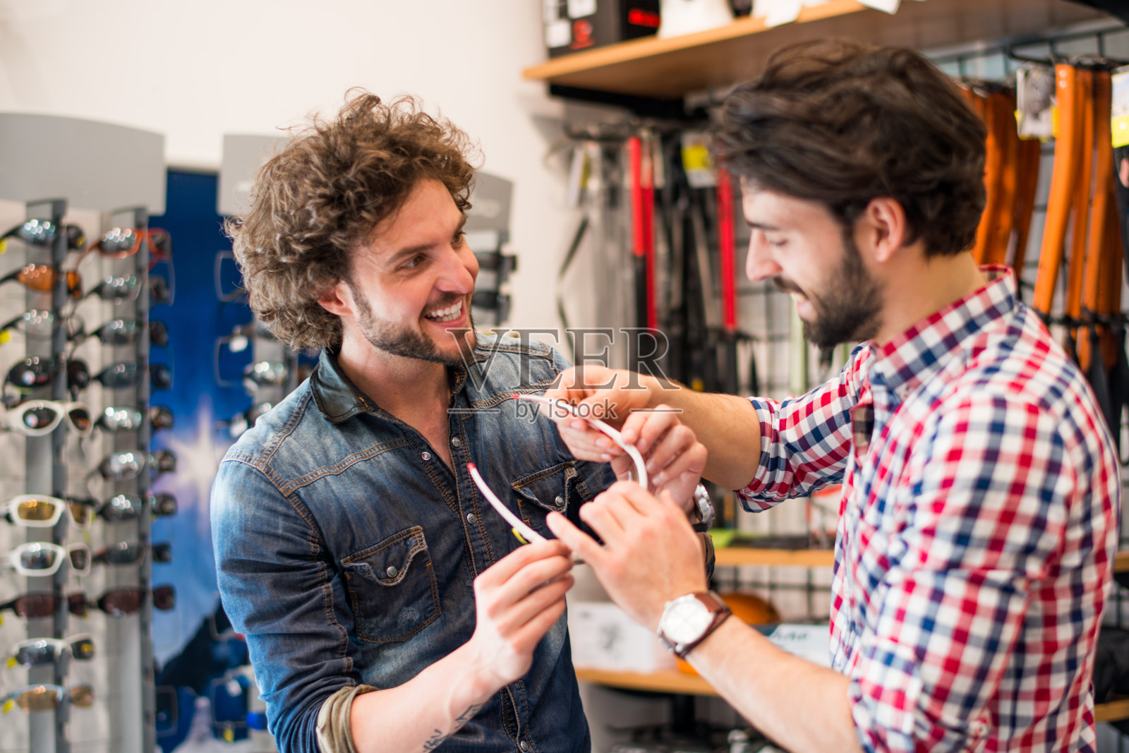 购买太阳镜照片摄影图片