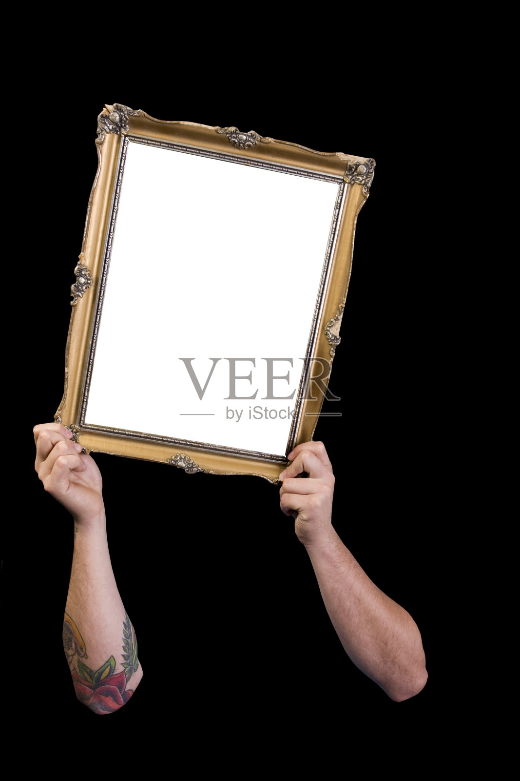 年轻人站在孤立的背景上照片摄影图片