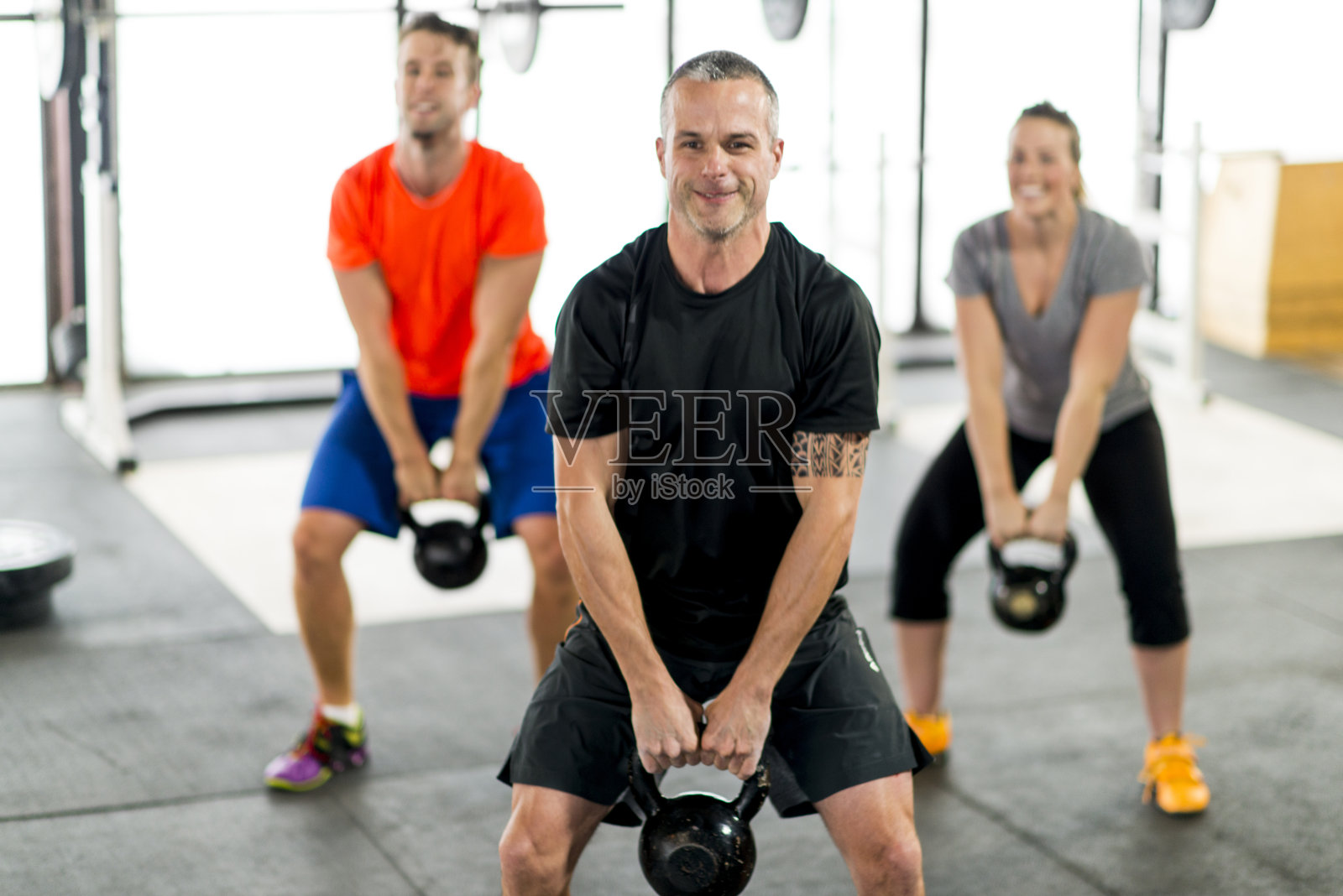 Kettlebell摇摆照片摄影图片