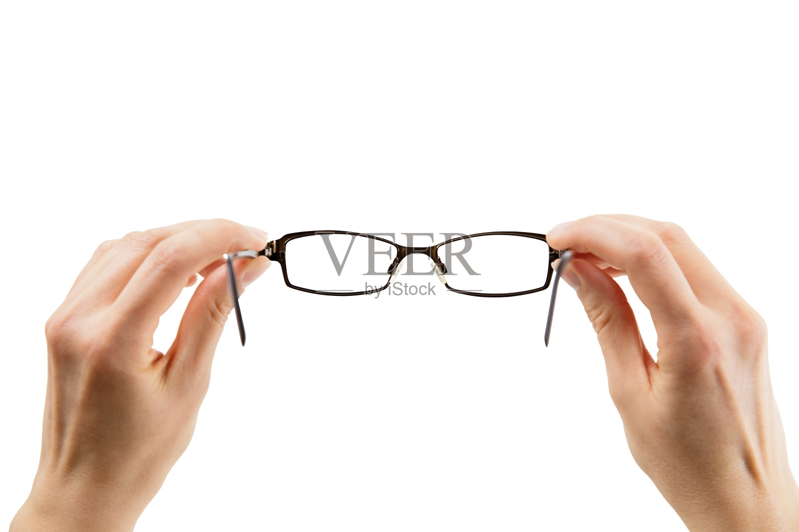 手握眼镜，孤立在白色背景，剪切路径照片摄影图片