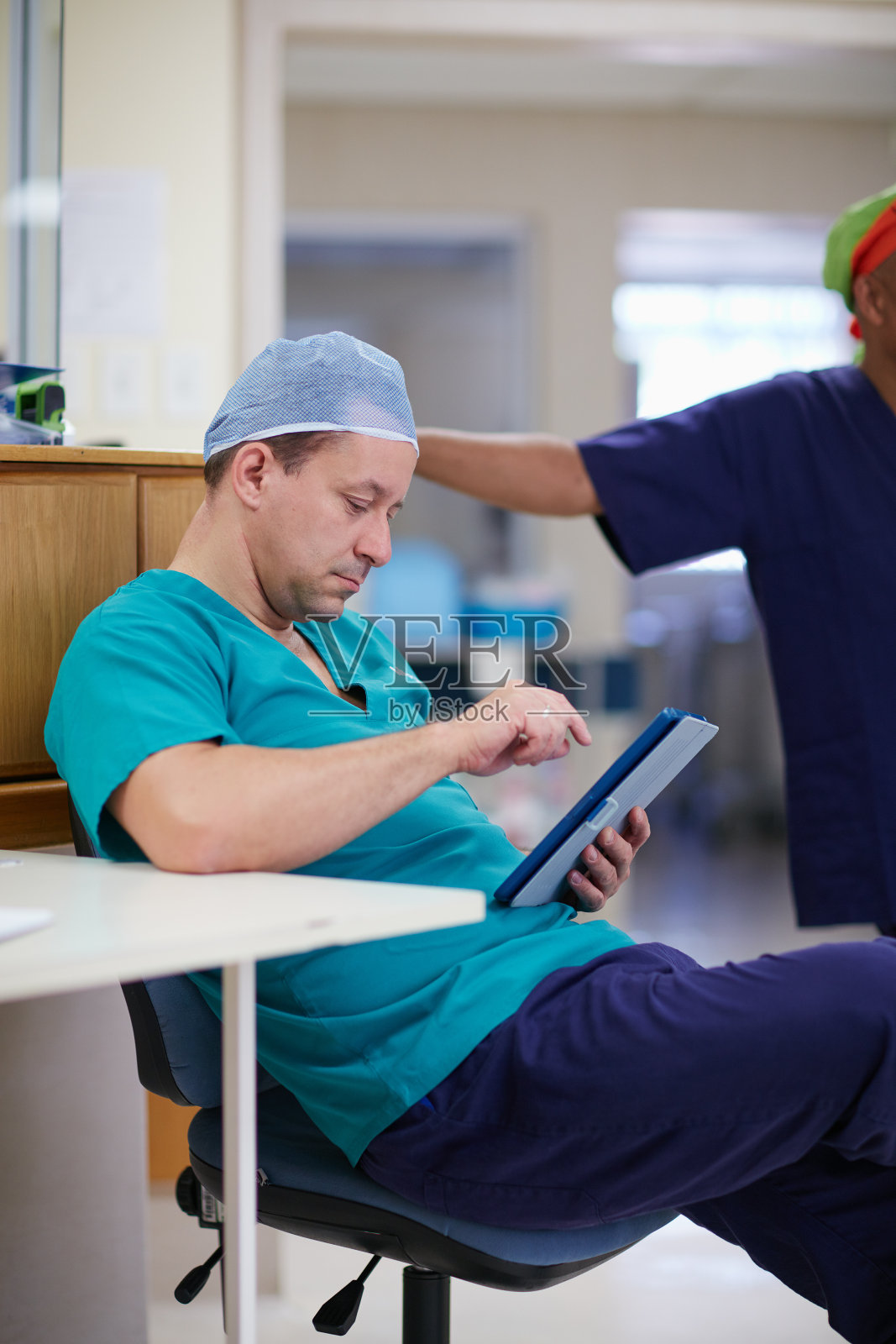 这将是一个漫长的轮班照片摄影图片