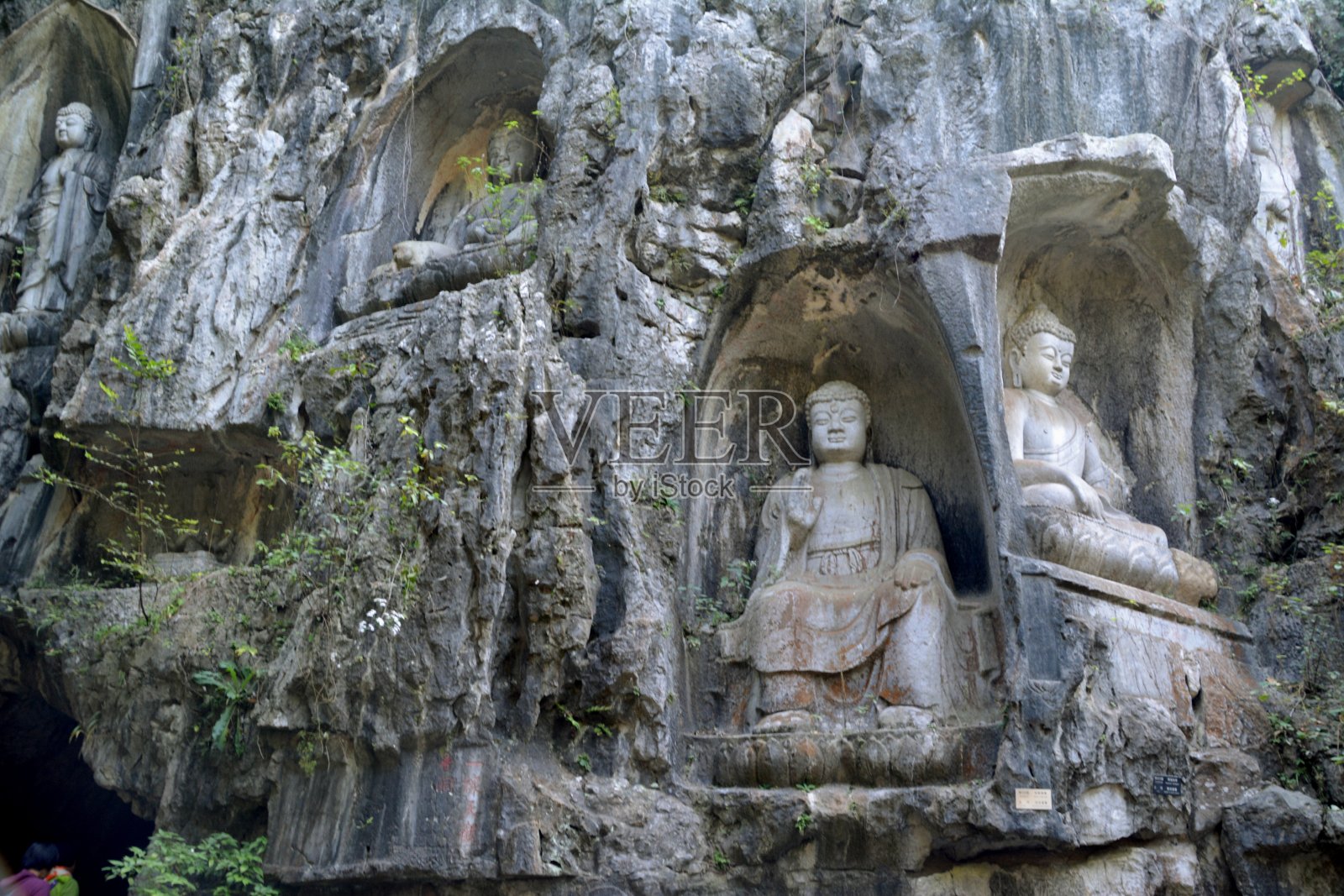 飞来峰石雕，杭州灵隐寺照片摄影图片