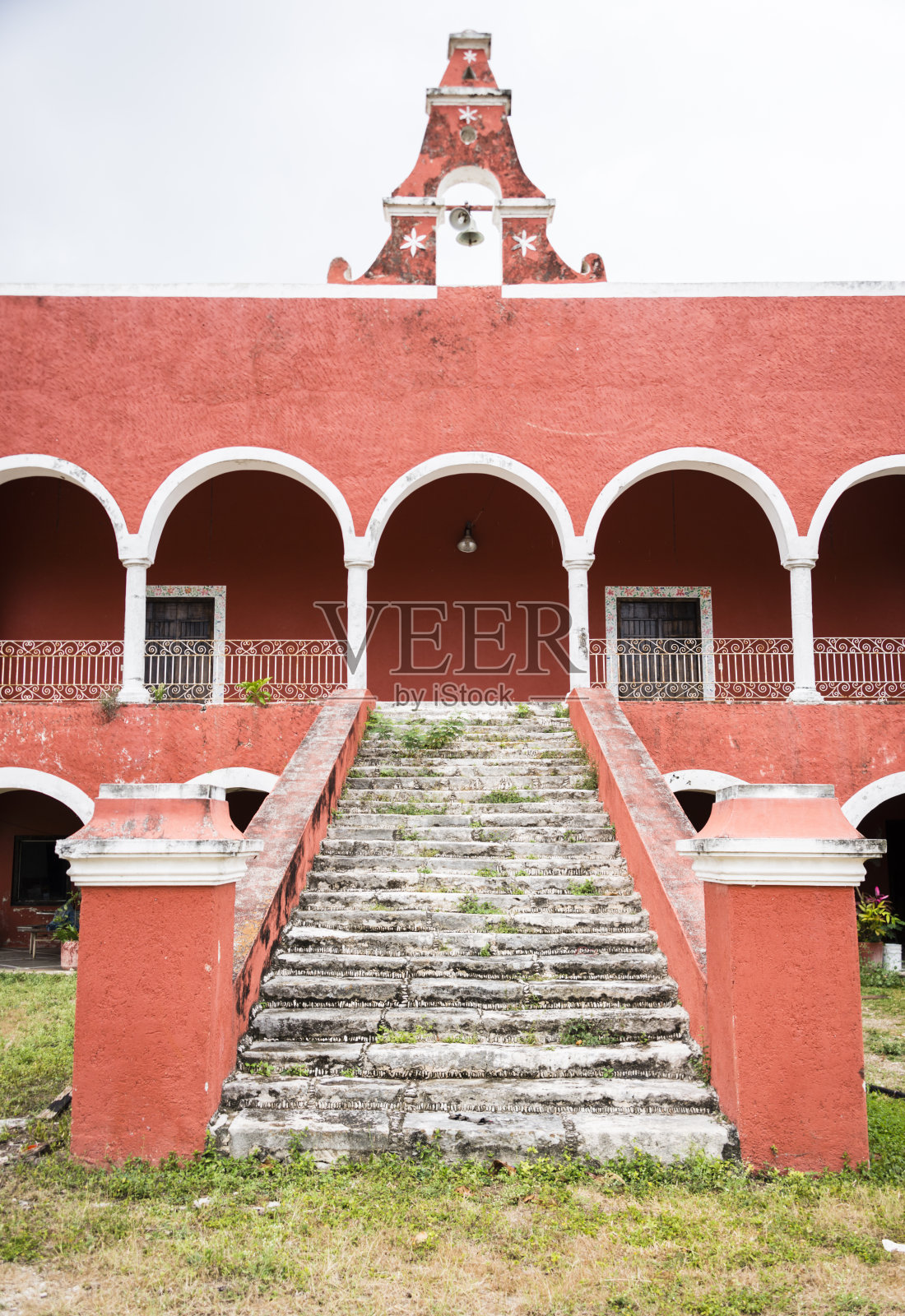 被废弃的老式建筑照片摄影图片