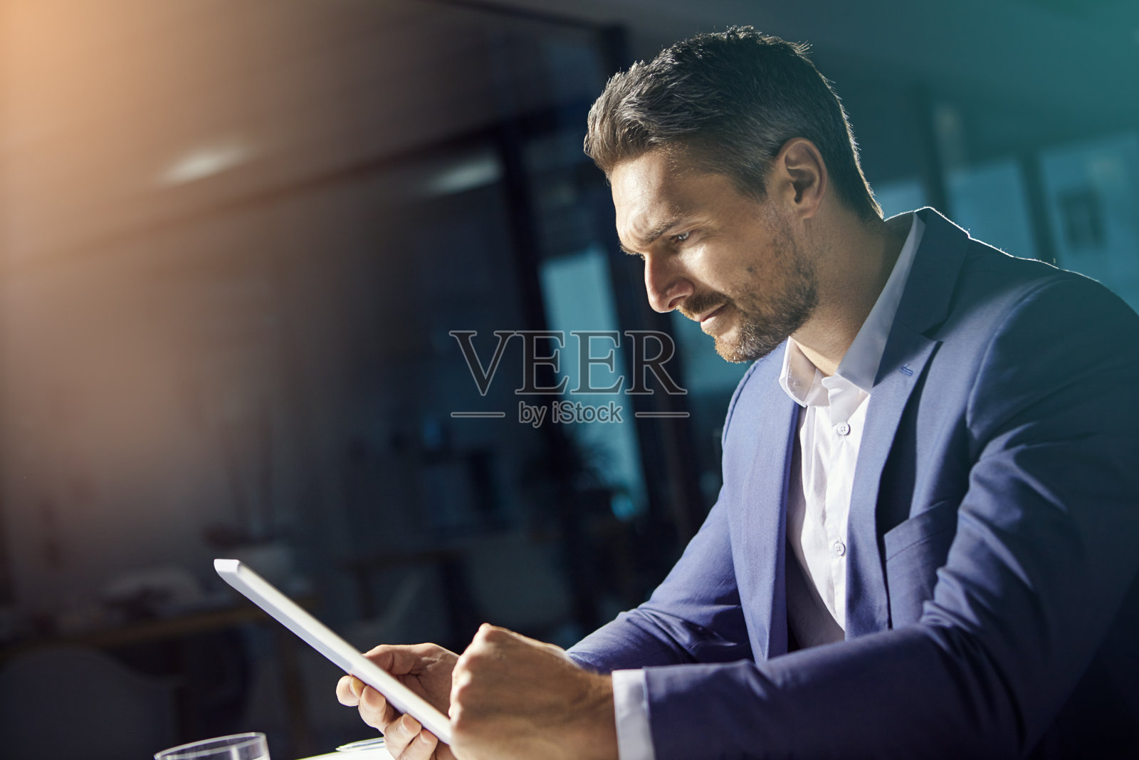 做一些夜光研究照片摄影图片