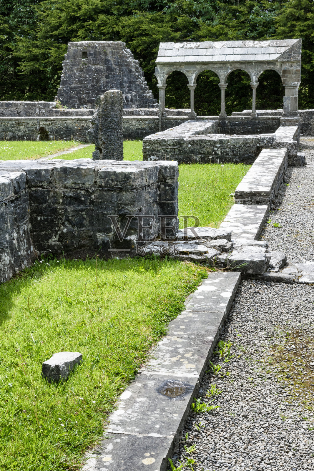 爱尔兰梅奥郡的Ballintubber修道院。照片摄影图片