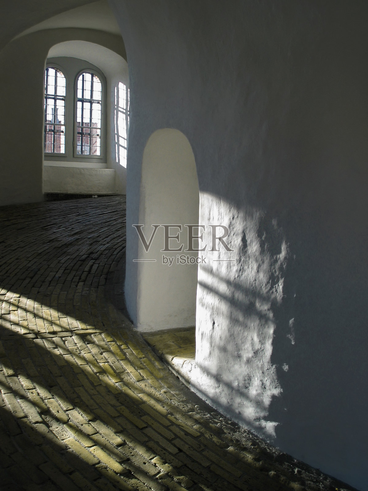 丹麦哥本哈根，圆形塔的光影照片摄影图片