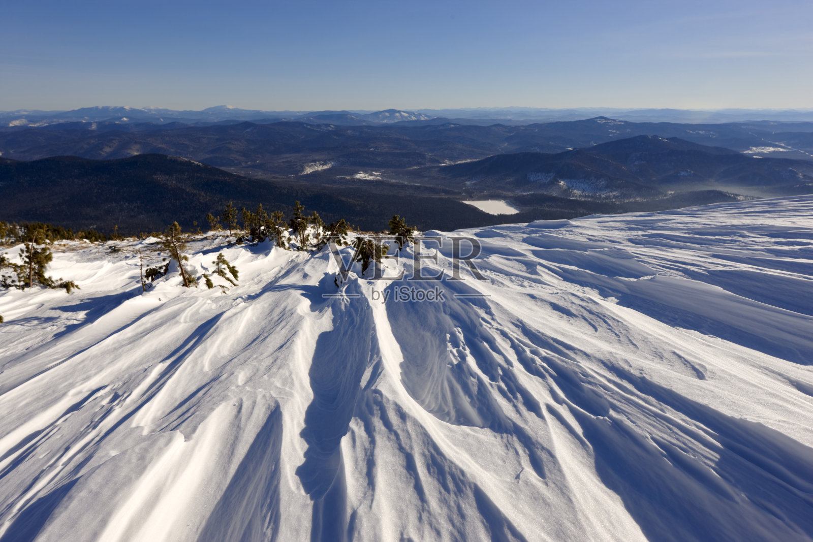 冬季公园。Sheregesh。照片摄影图片