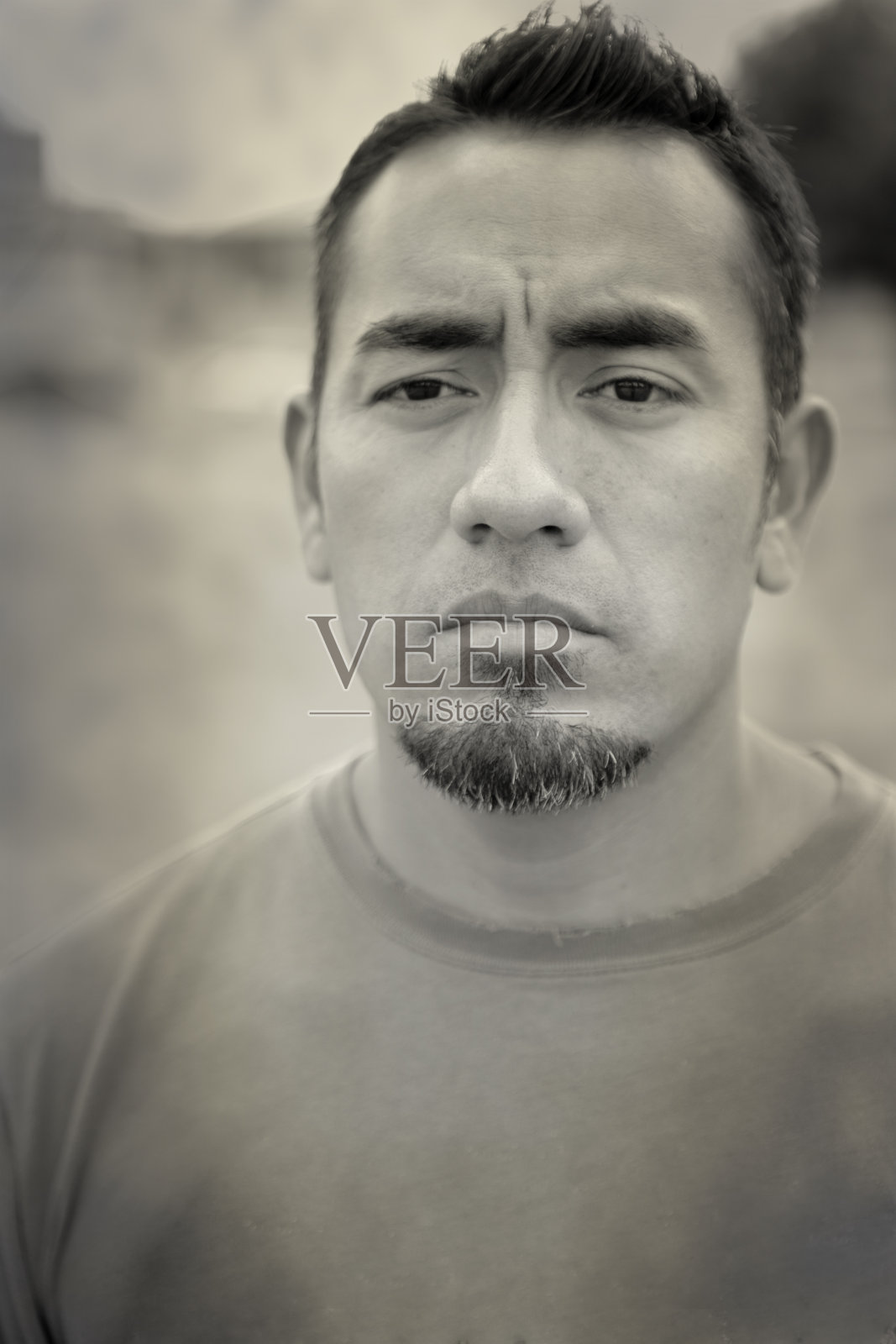 沉重的思绪照片摄影图片