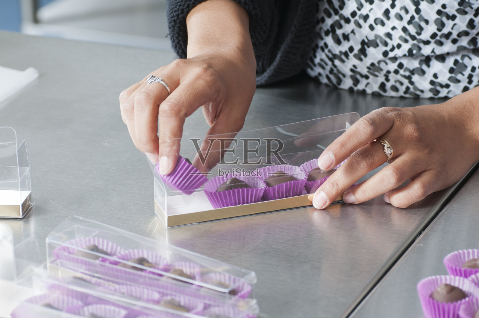 制作手工巧克力系列照片摄影图片