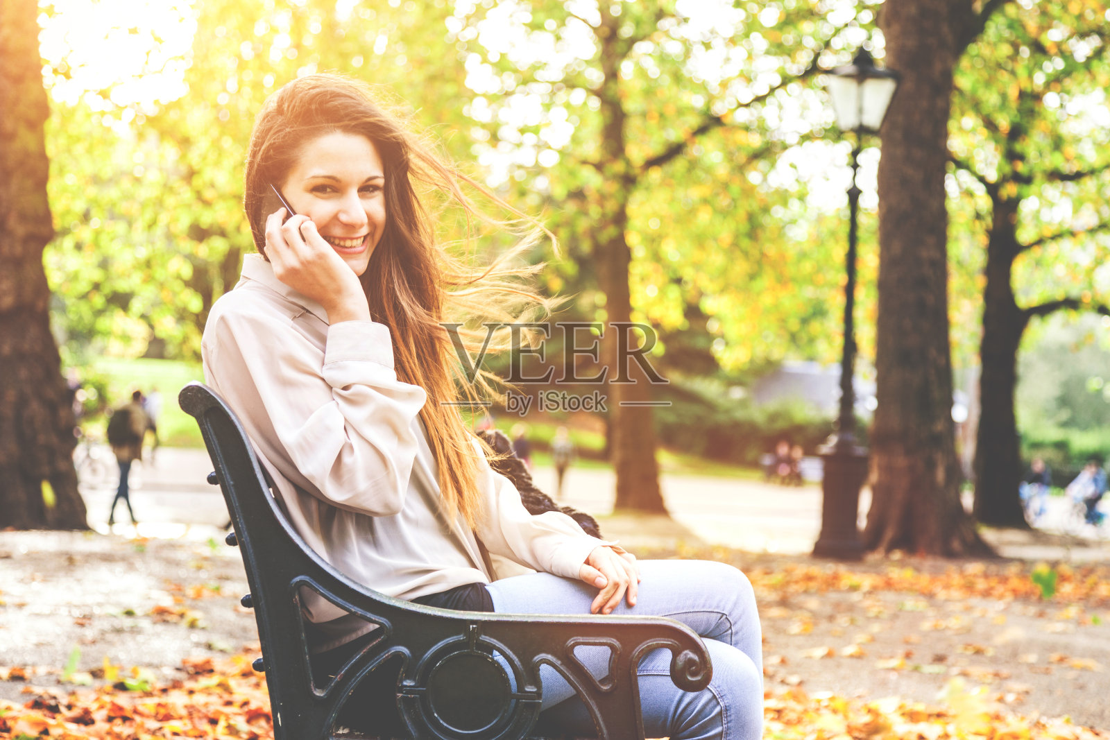 伦敦海德公园的漂亮女孩照片摄影图片