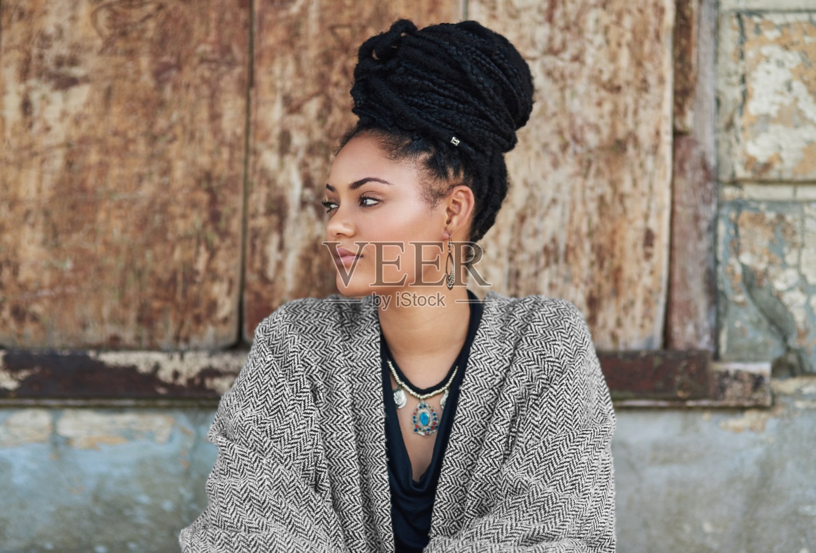 自豪地梳着你的辫照片摄影图片