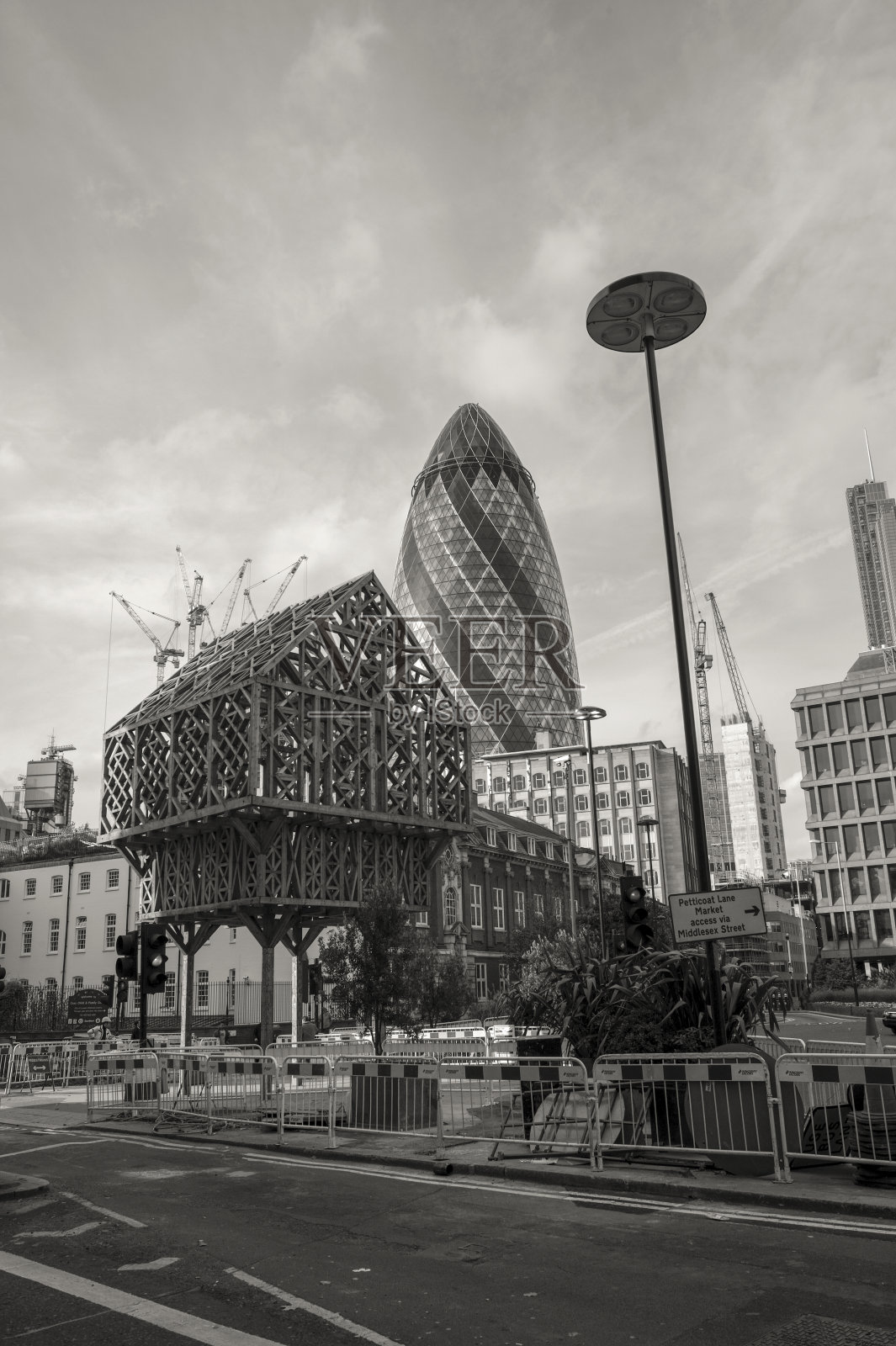 英国伦敦小黄瓜大厦照片摄影图片