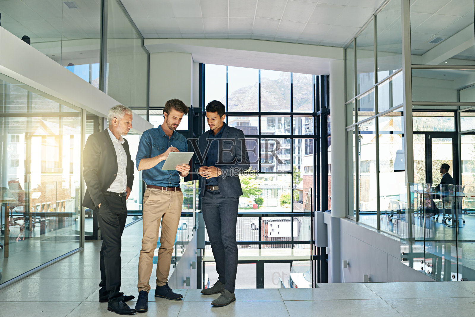 这个项目有三只眼睛照片摄影图片