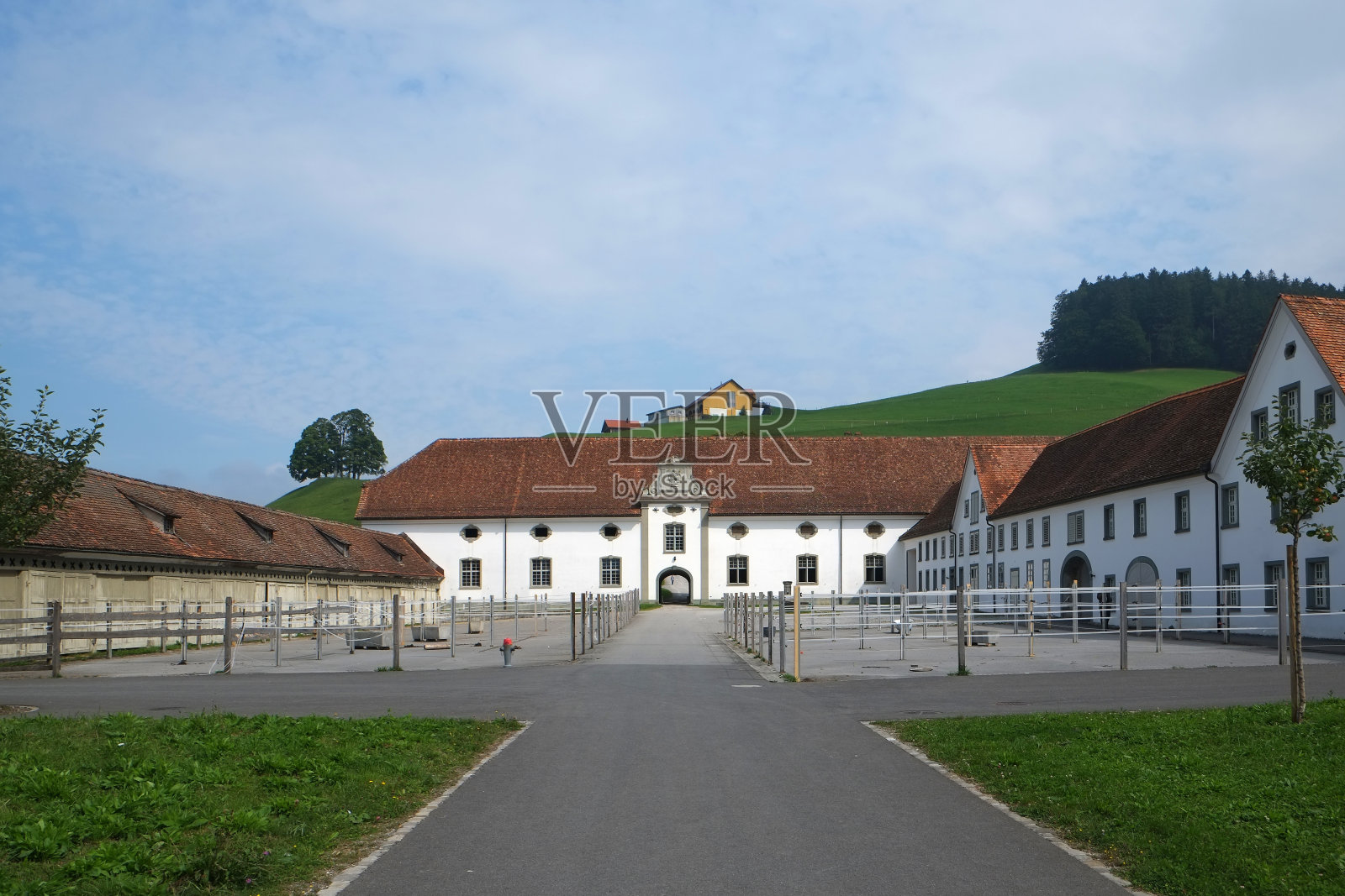 爱因西登修道院的马厩照片摄影图片