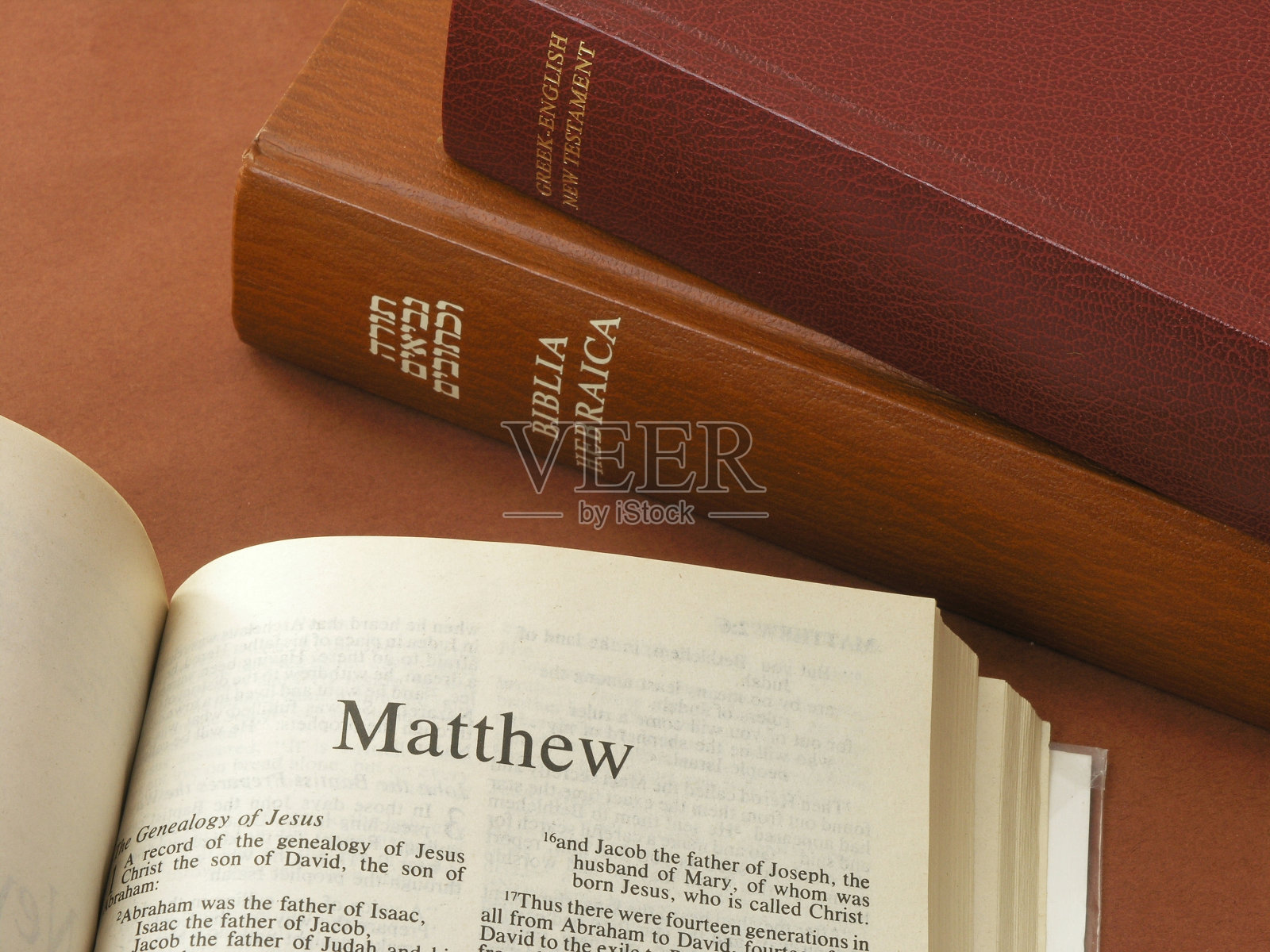 圣经学习照片摄影图片