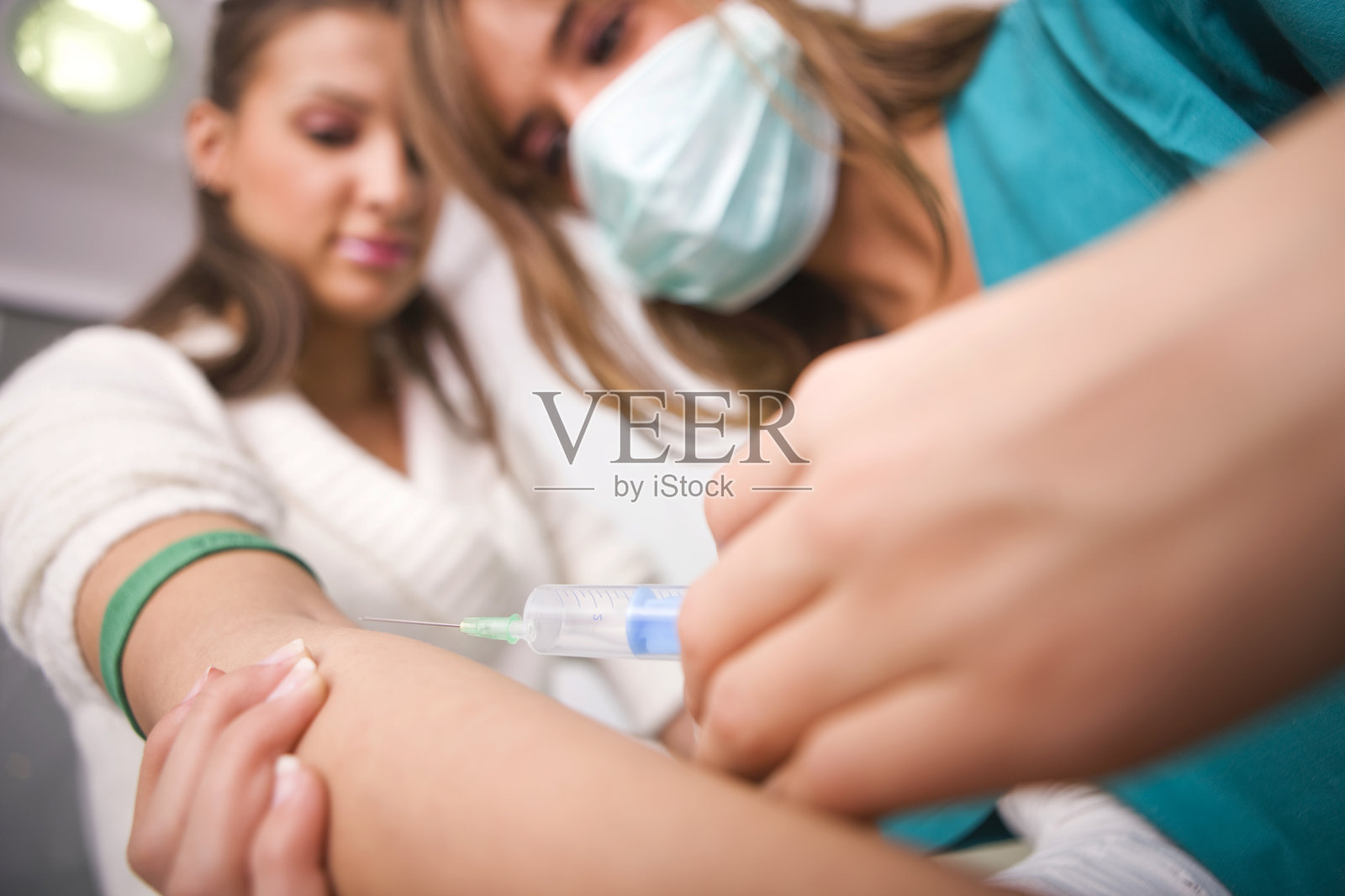 给注射照片摄影图片