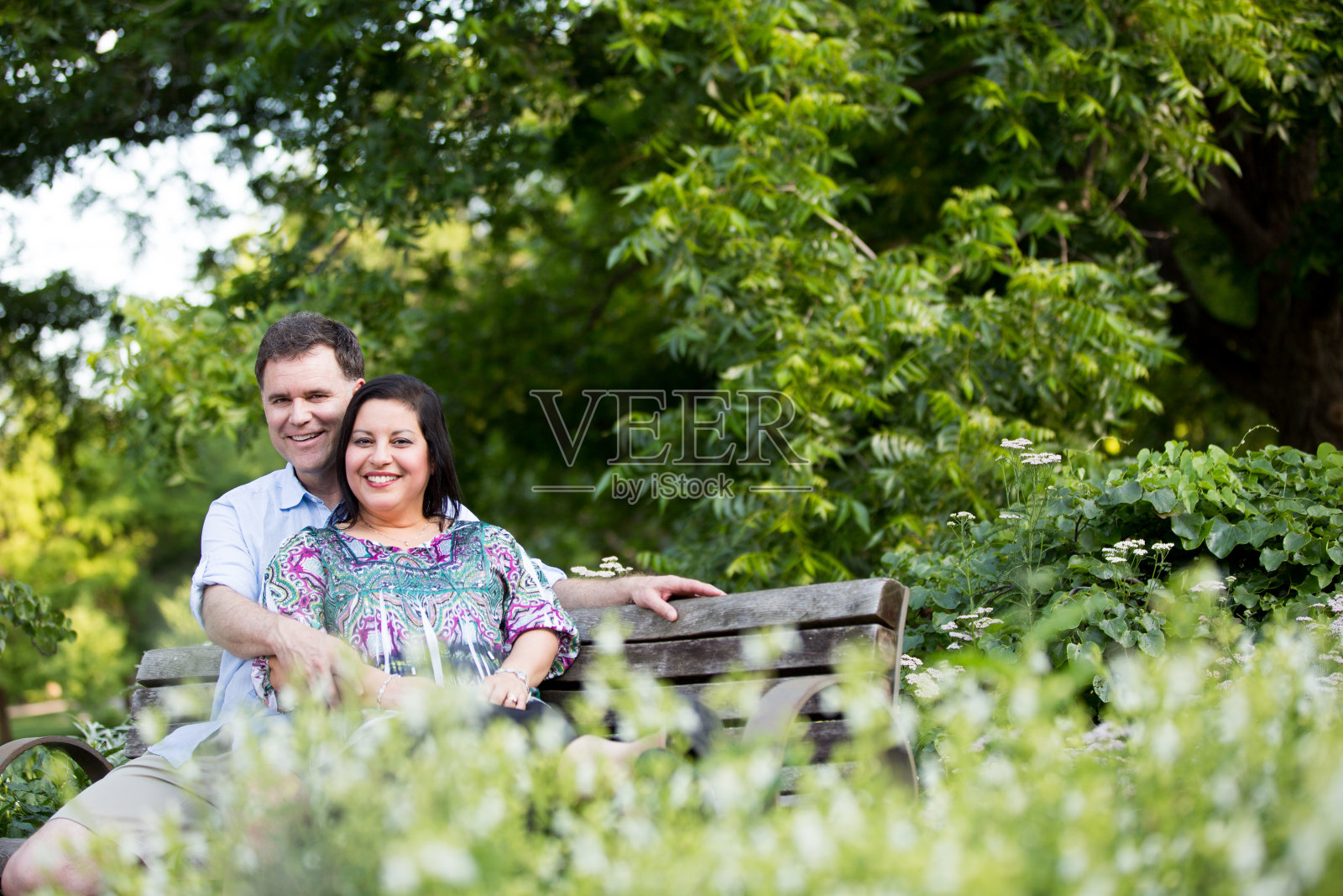 爱的成熟夫妇微笑照片摄影图片