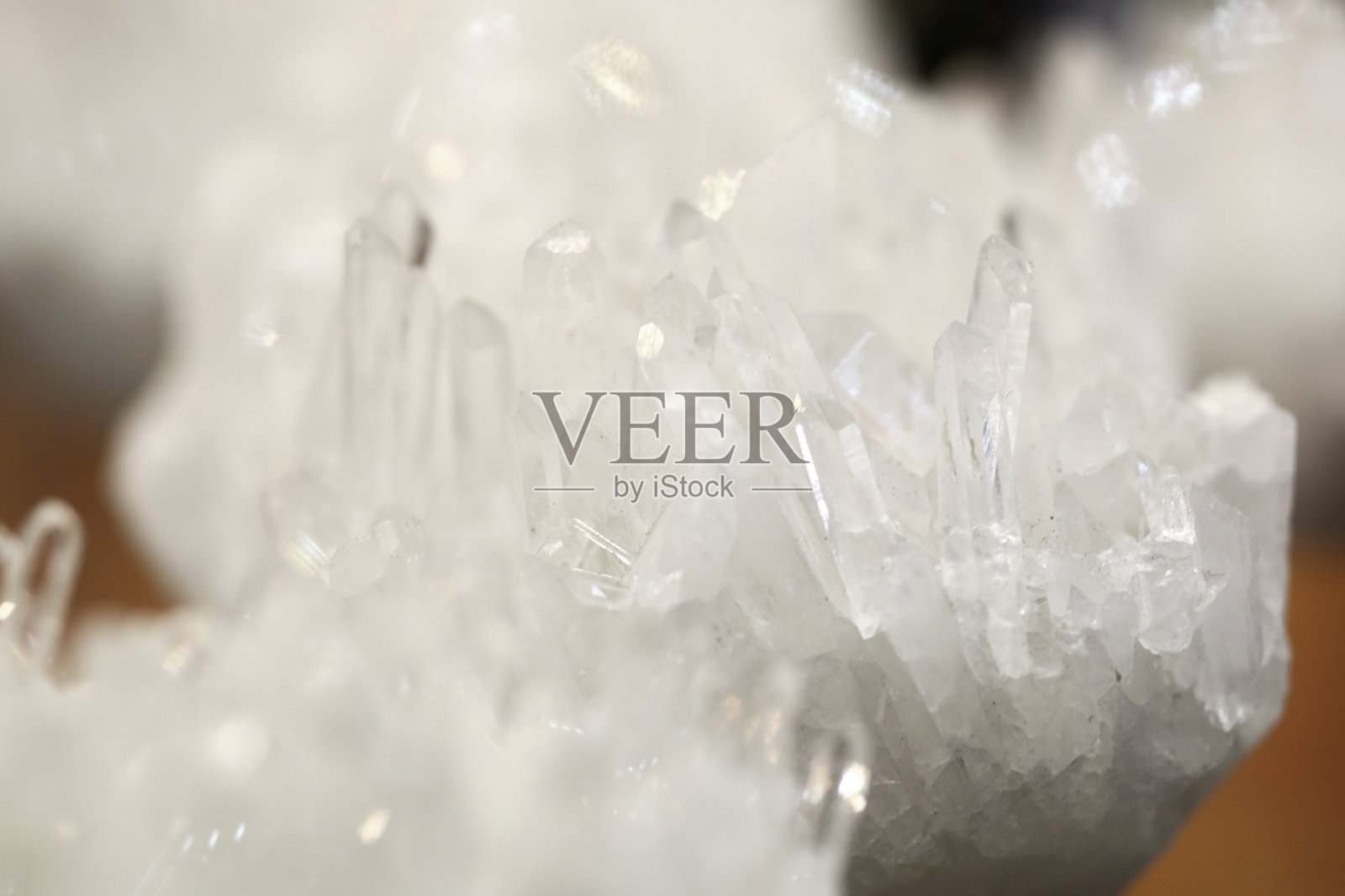 白宝石晶体照片摄影图片