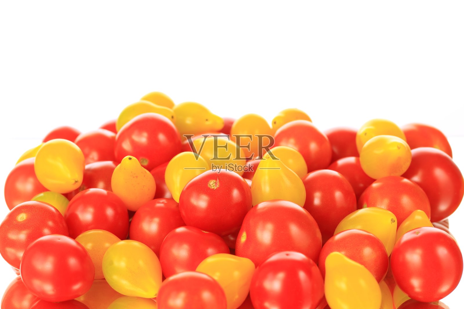 红色和黄色的樱桃番茄照片摄影图片