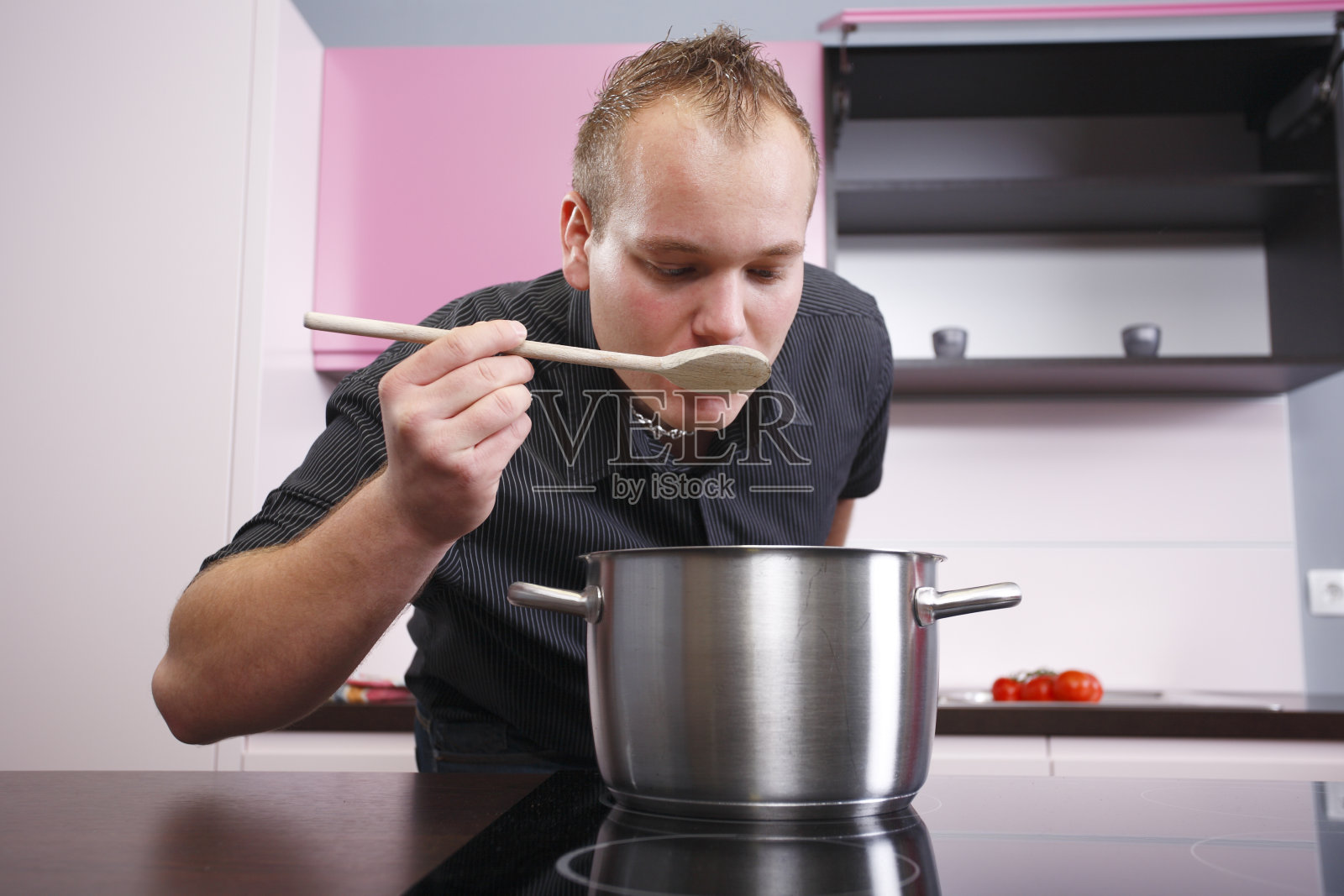 烹饪和tastaing照片摄影图片