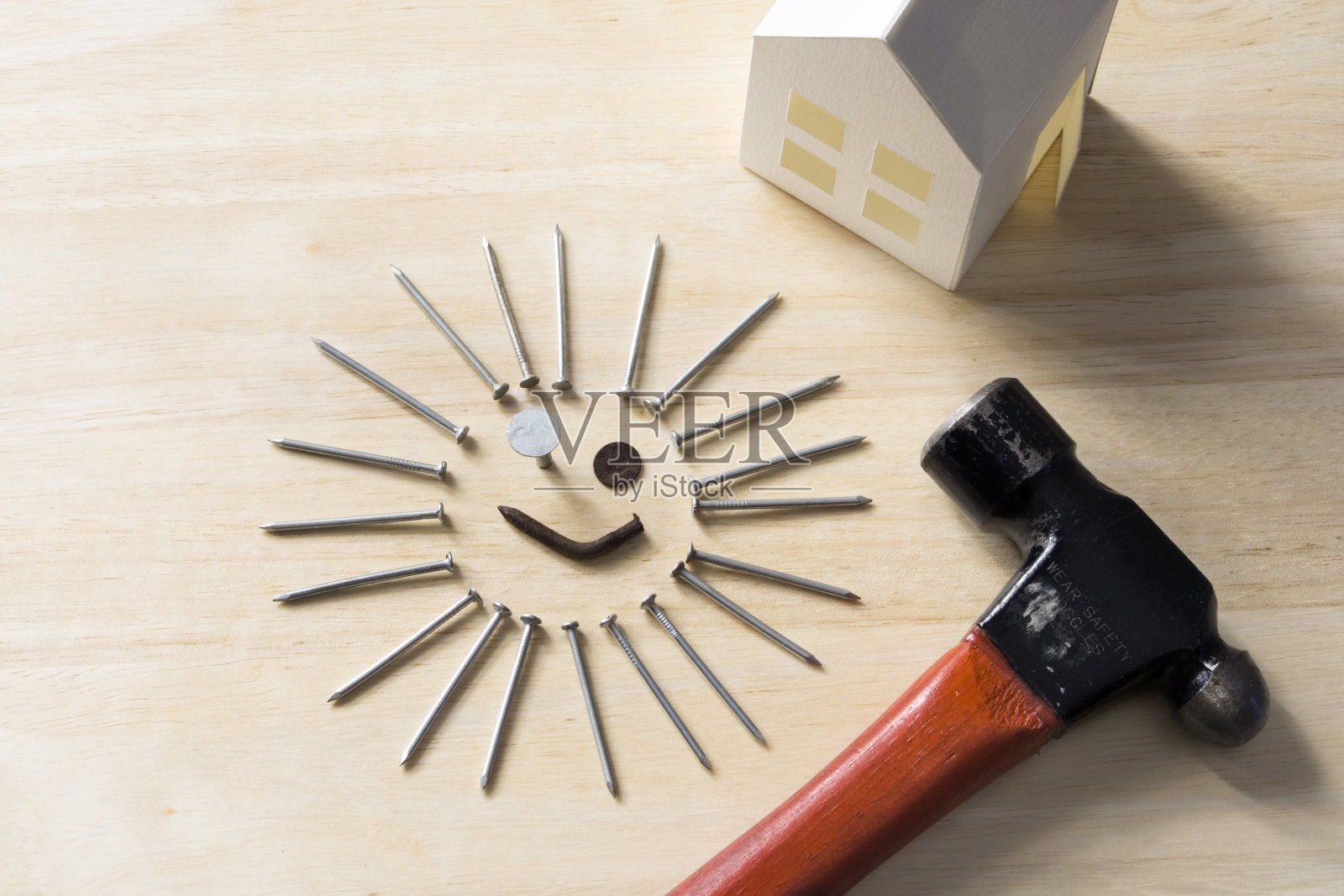 笑一笑——我们正在修复它!照片摄影图片