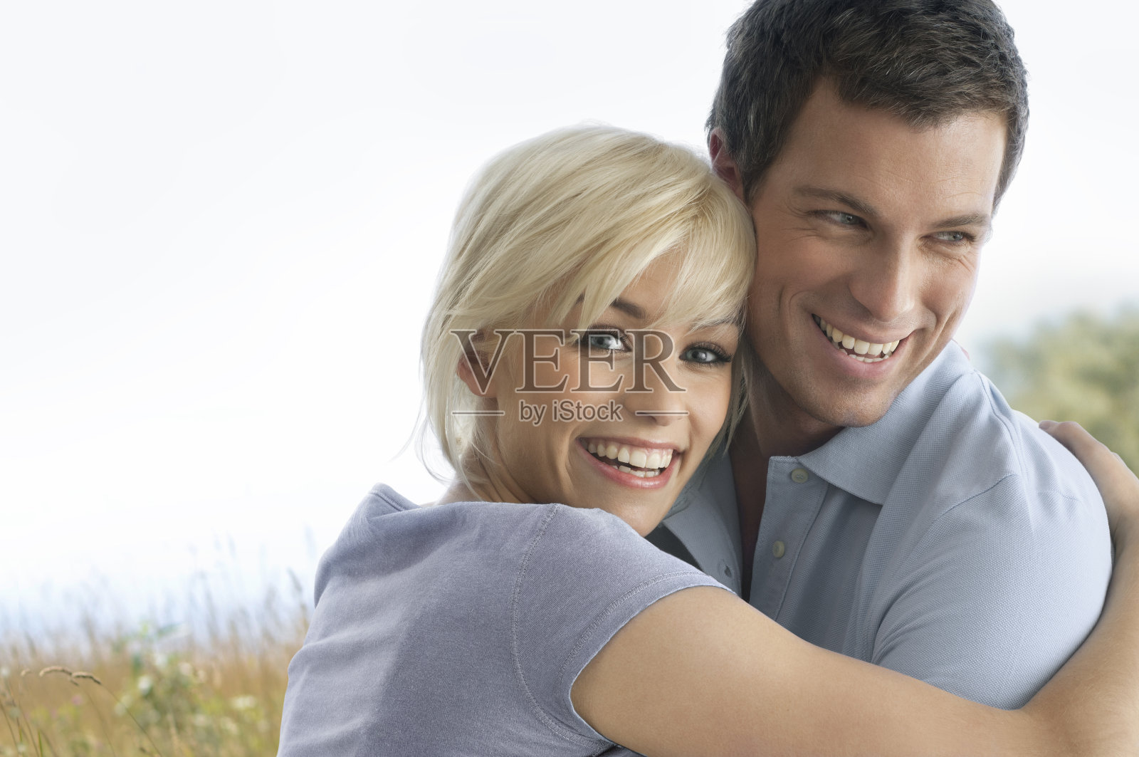 年轻的夫妇照片摄影图片