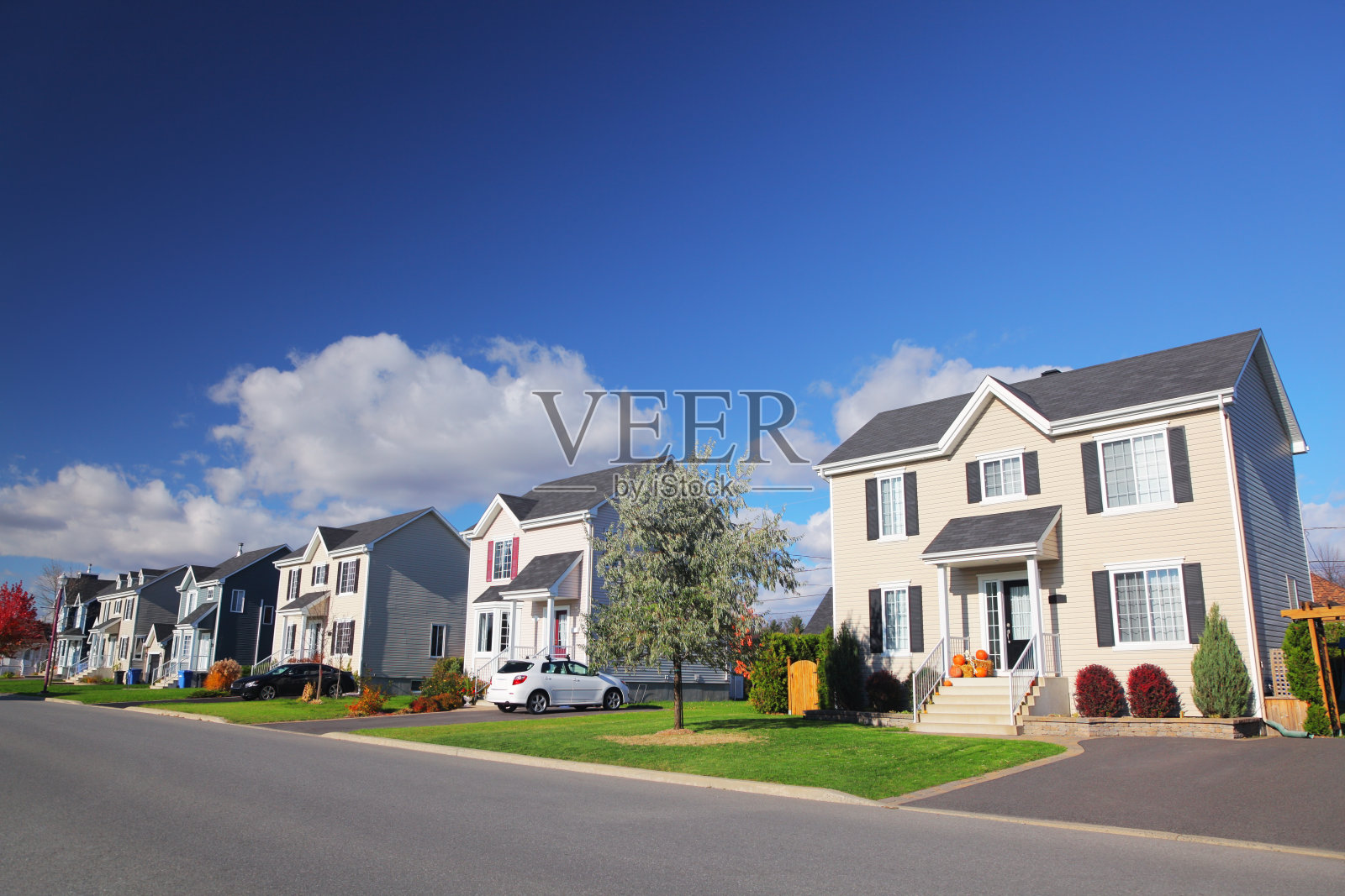 现代近郊住宅街照片摄影图片