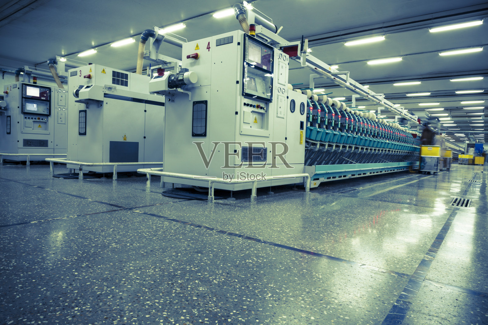 纺织工业-纺纱，自动转轴纱生产照片摄影图片