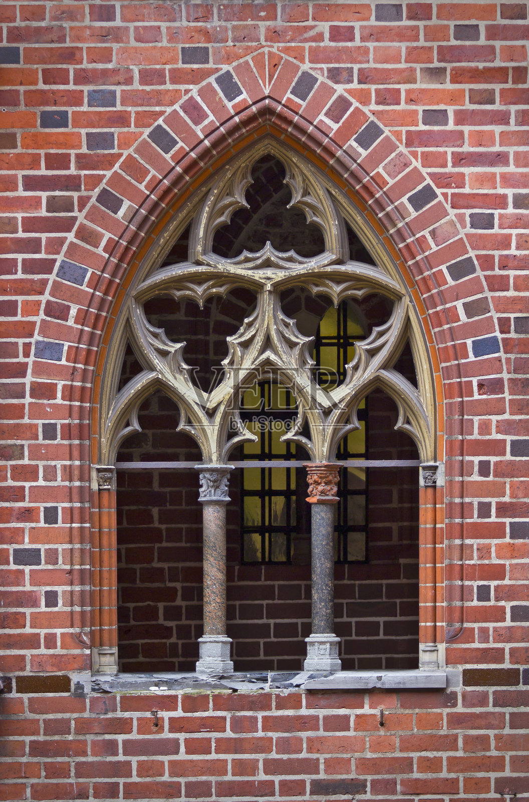波兰马尔堡城堡哥特式拱形窗照片摄影图片