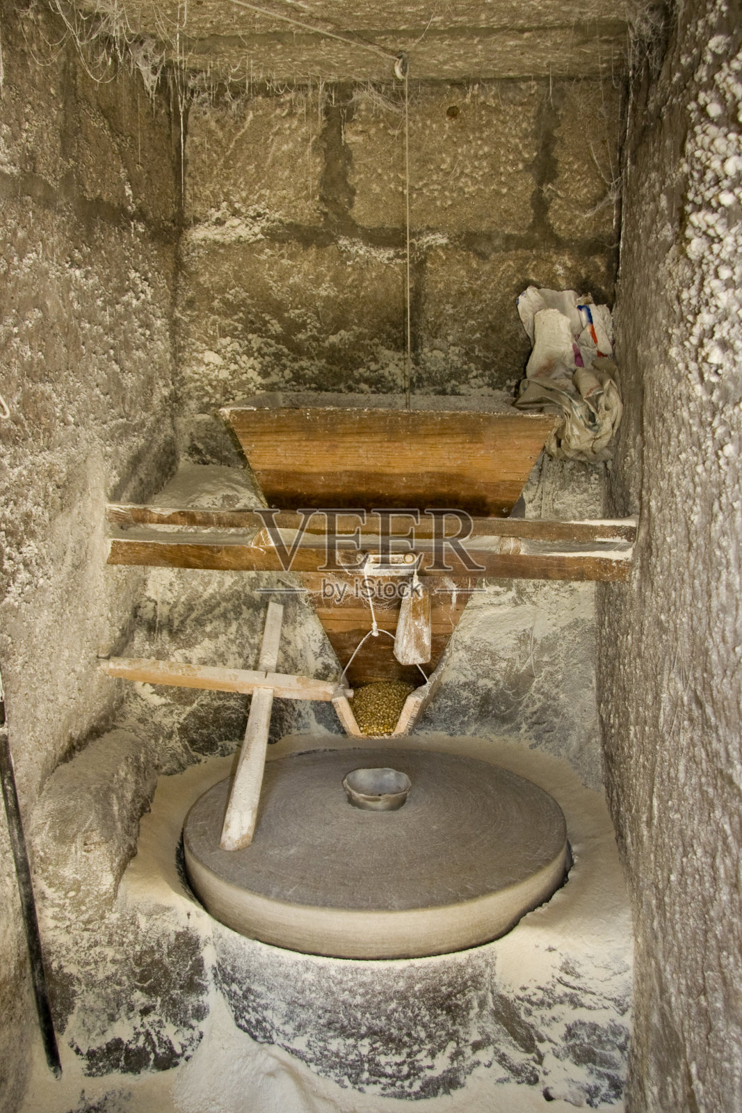 在水磨照片摄影图片