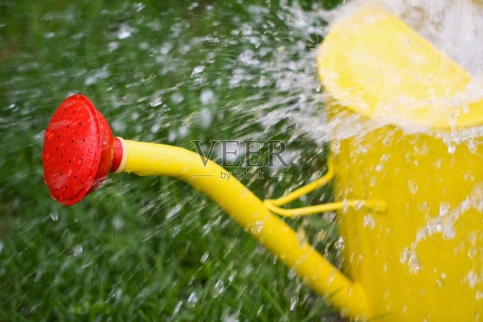 喷壶飞溅照片摄影图片