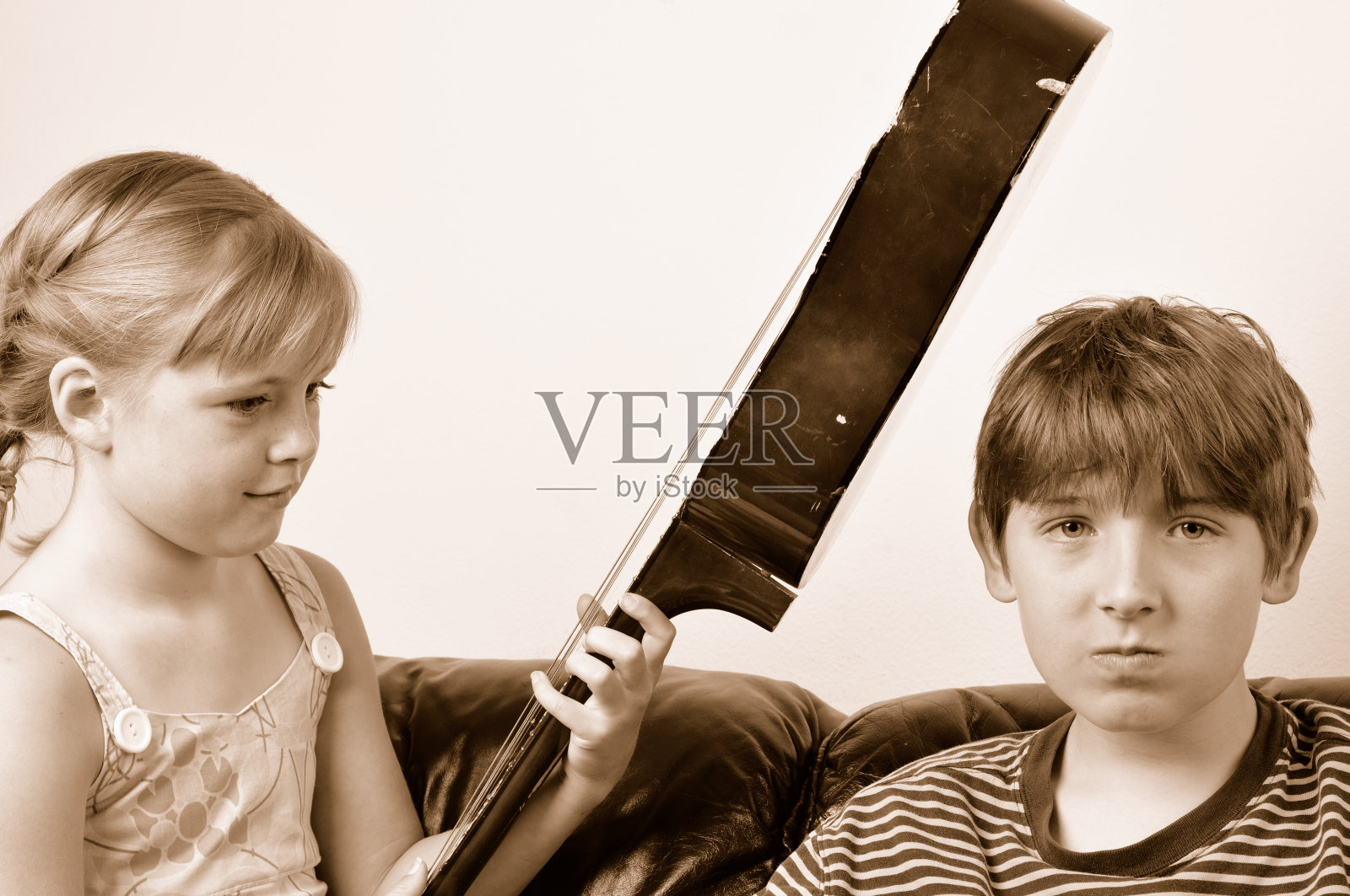 哥哥和姐姐照片摄影图片