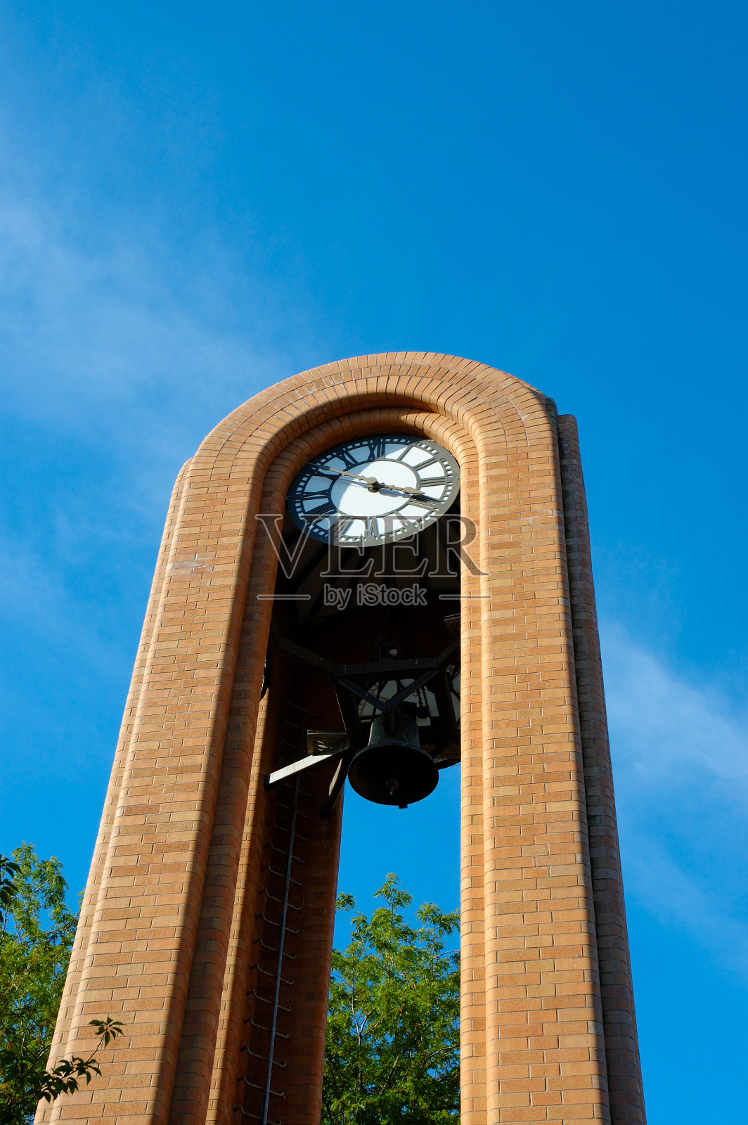 高耸的时钟照片摄影图片