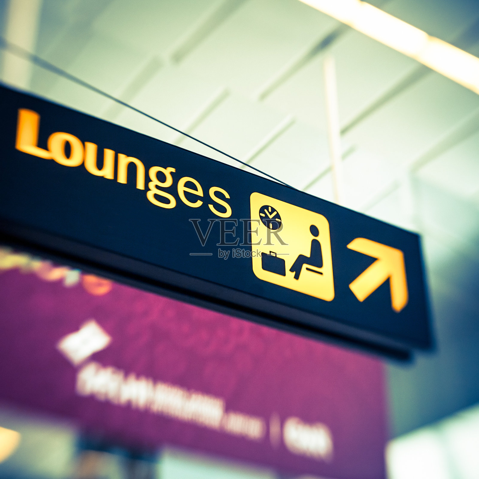 机场候机室的方向标志照片摄影图片