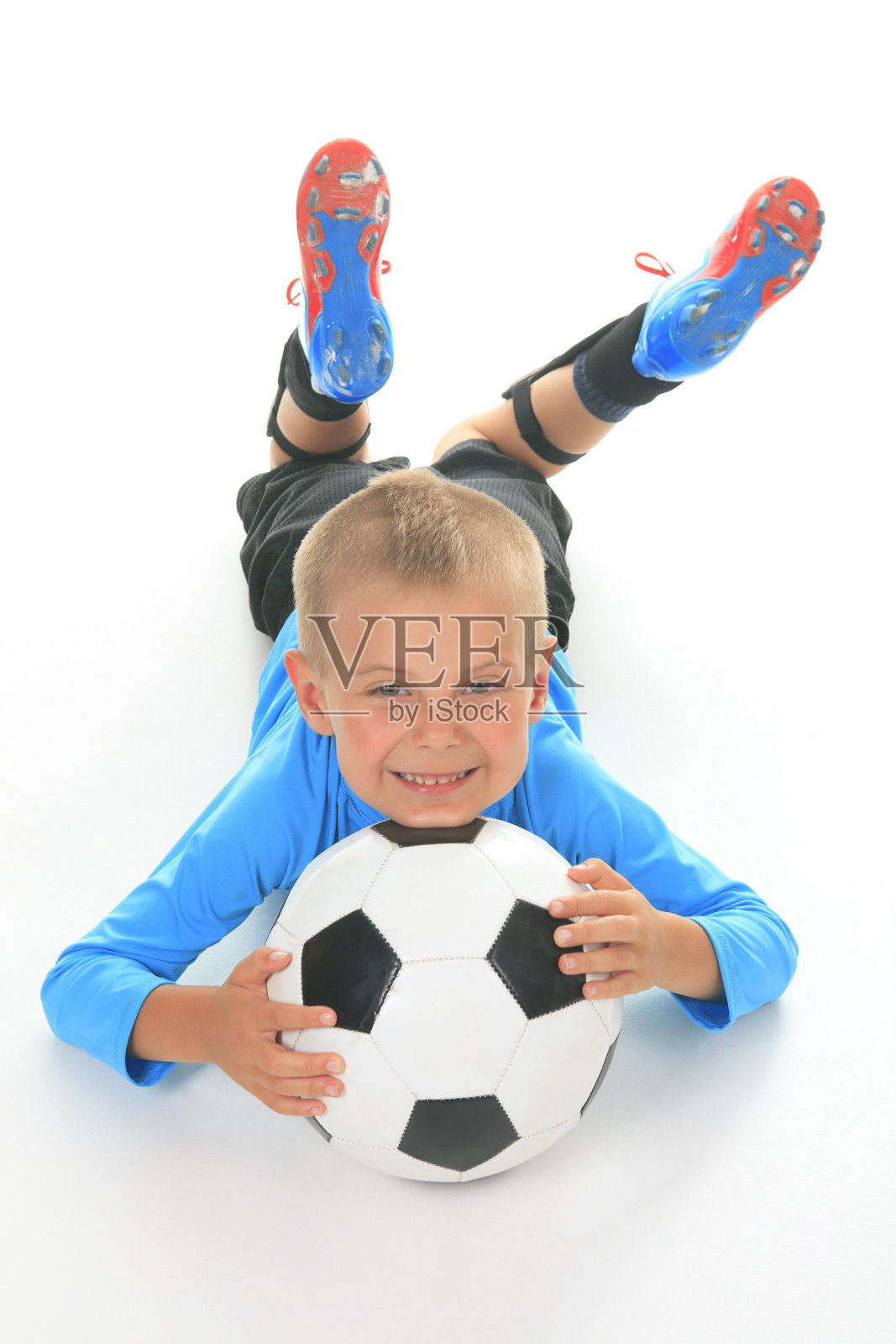 足球少年-顶视图照片摄影图片