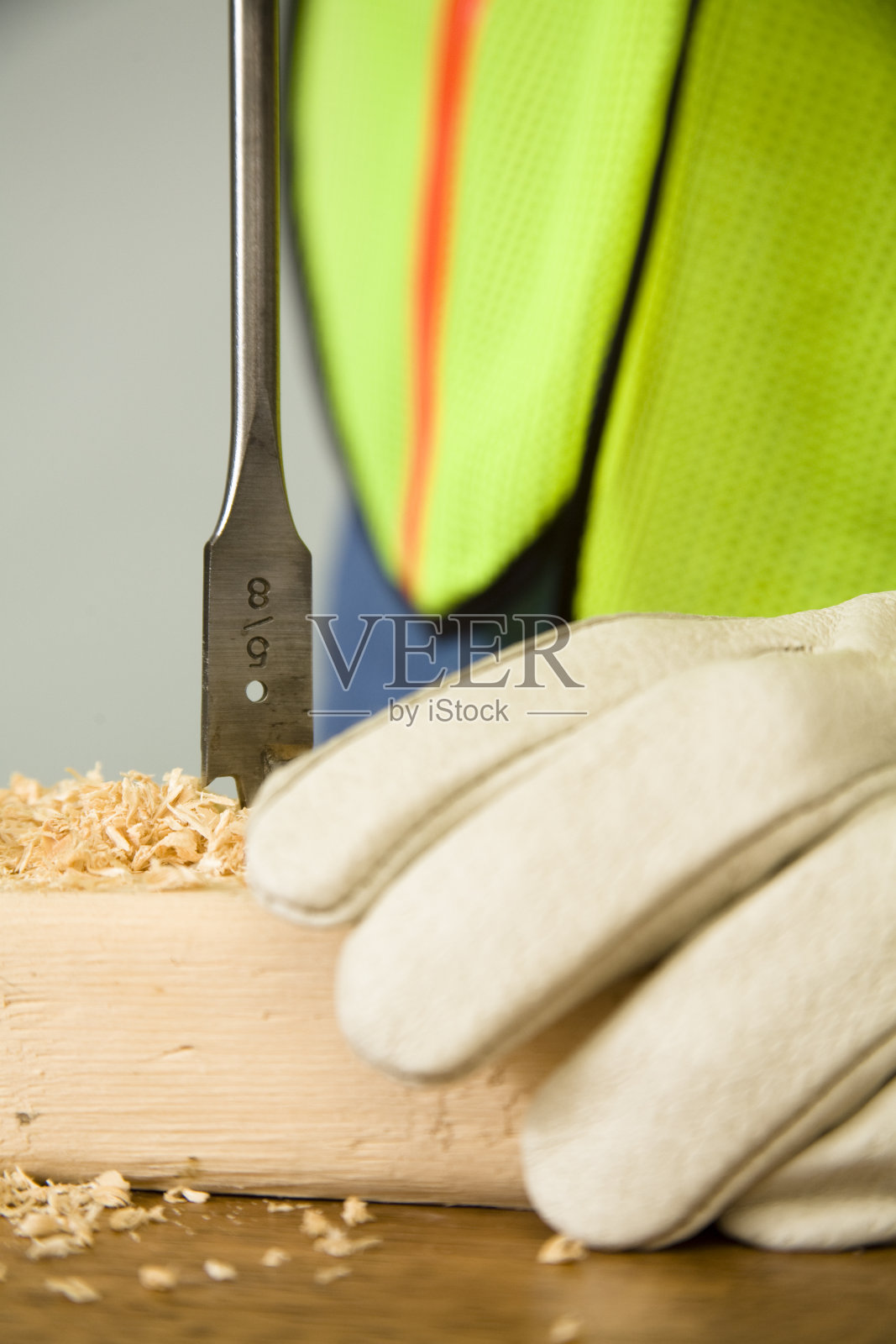 钻头和刨花照片摄影图片