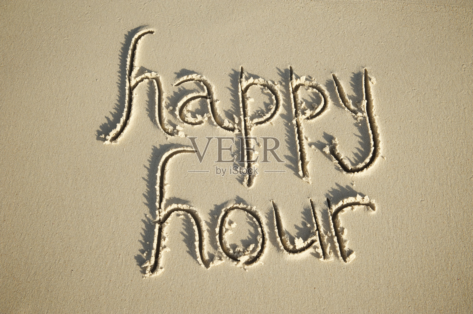 欢乐时光短信用干净的沙子手写照片摄影图片