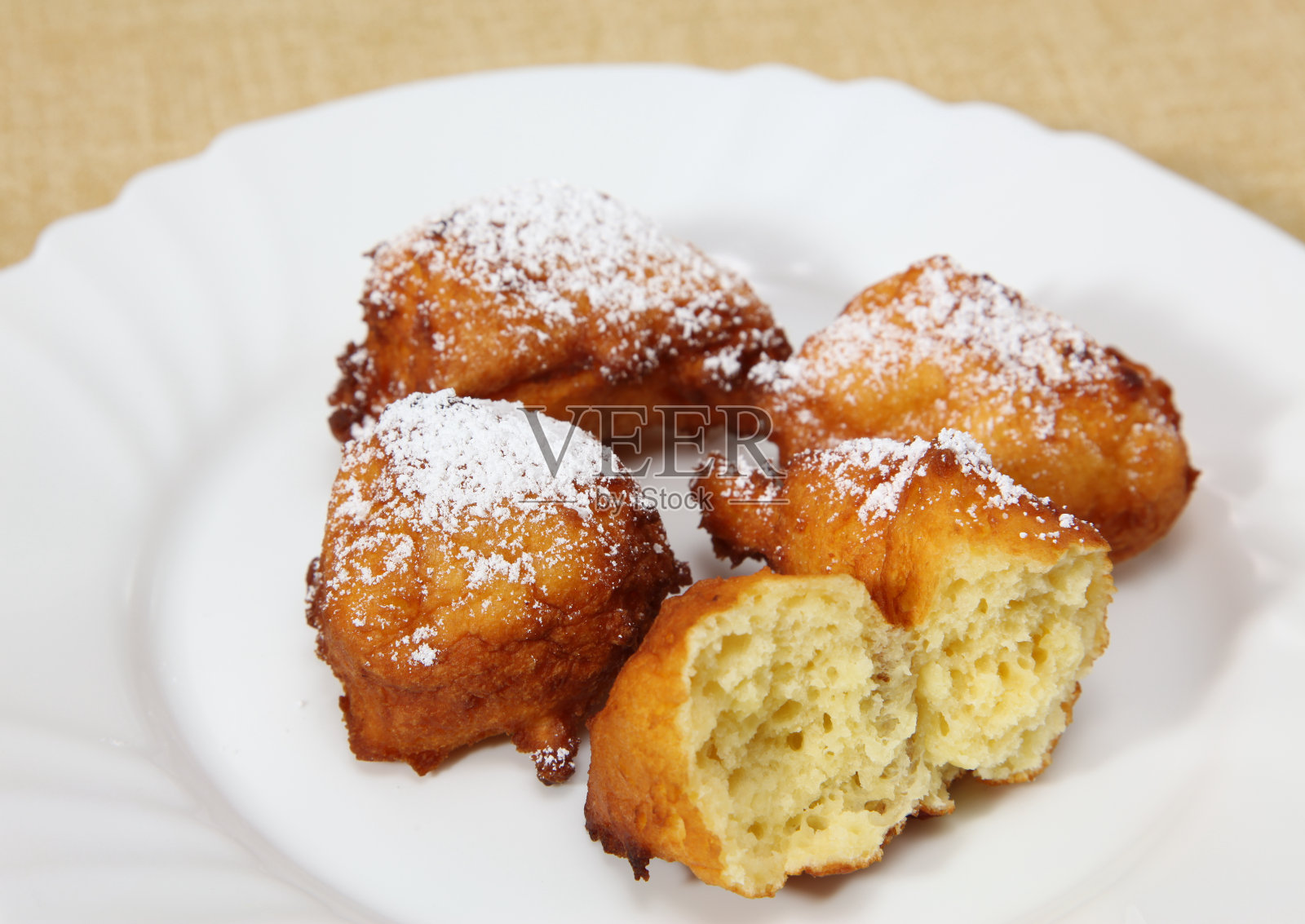 Quarkbällchen或凝乳奶酪球照片摄影图片