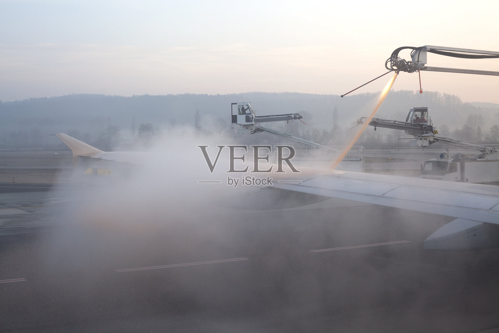 飞机得到机照片摄影图片