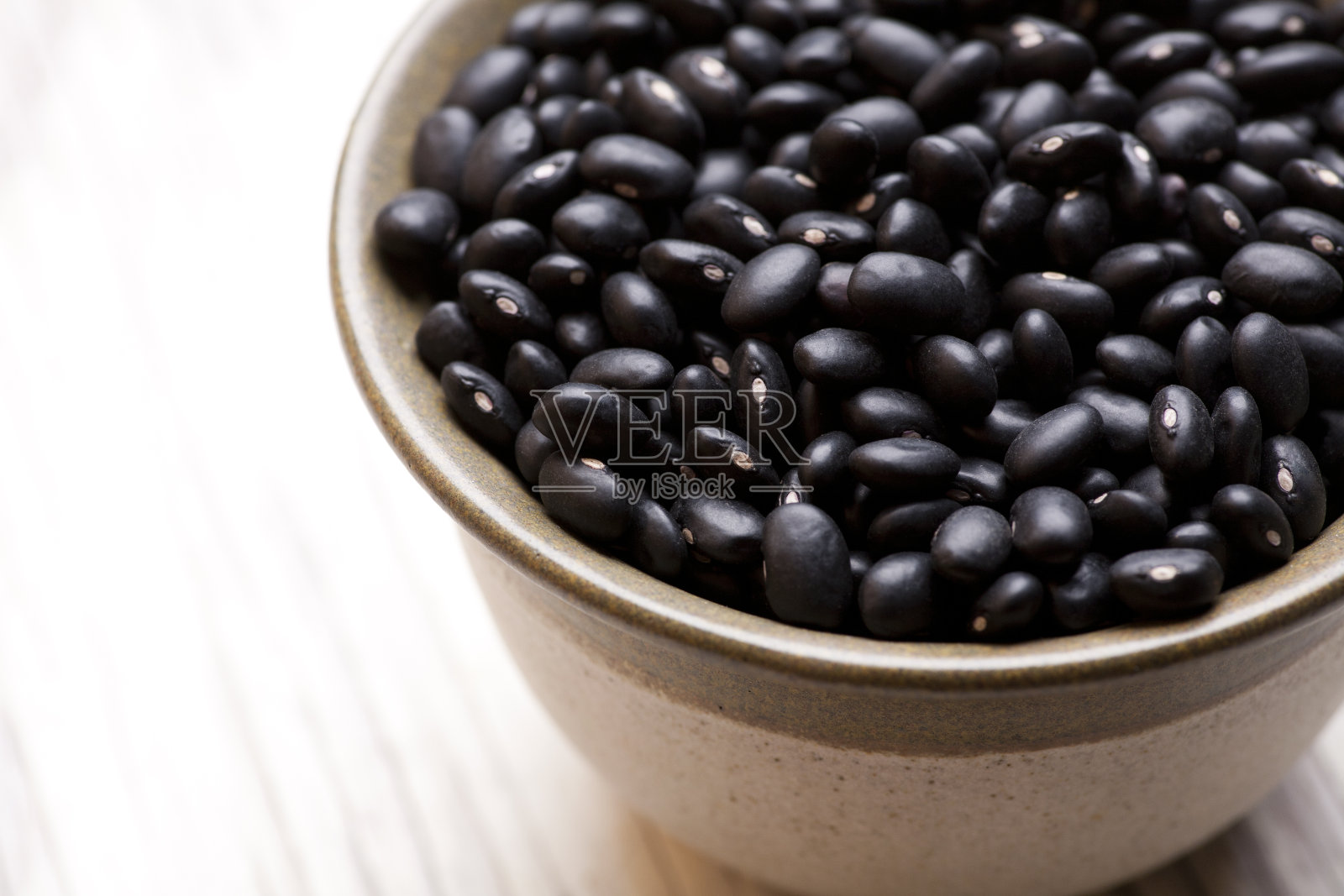 一碗黑豆照片摄影图片