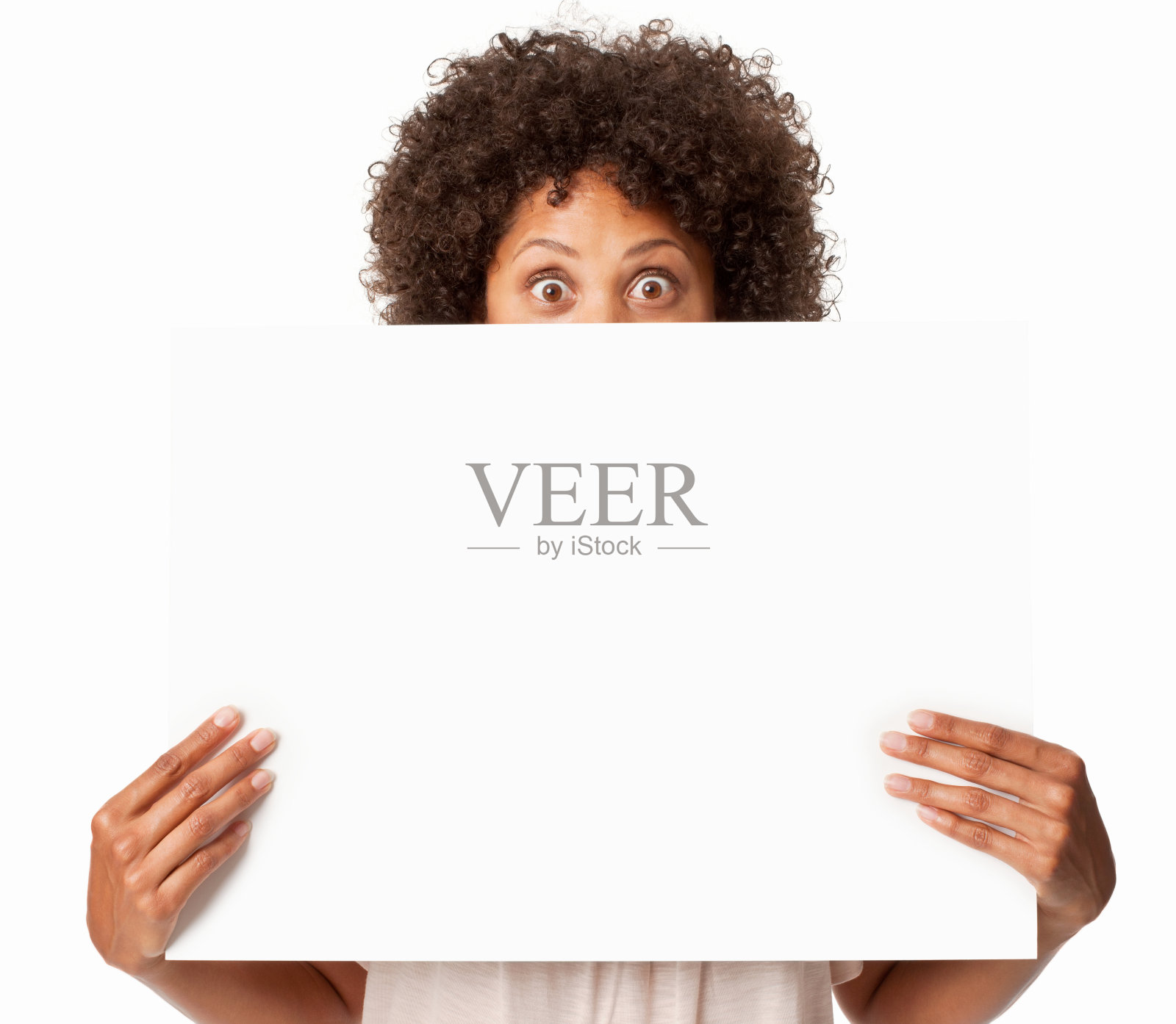 一个举着空白牌子的女人照片摄影图片